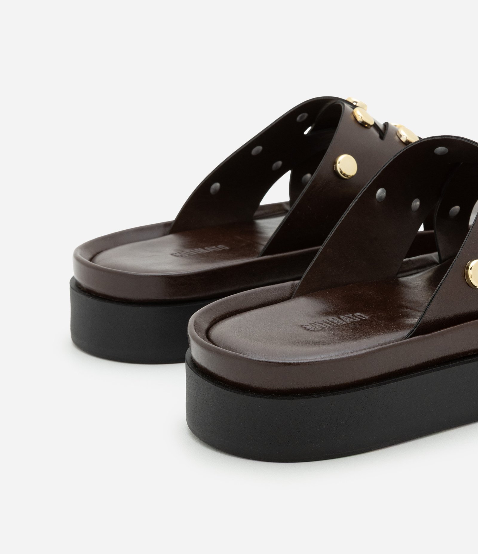 Sandália Rasteira Flatform com Tachinhas Marrom 5