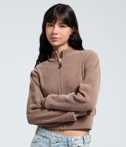 Casaco em Tricô com Zíper e Golinha Alta