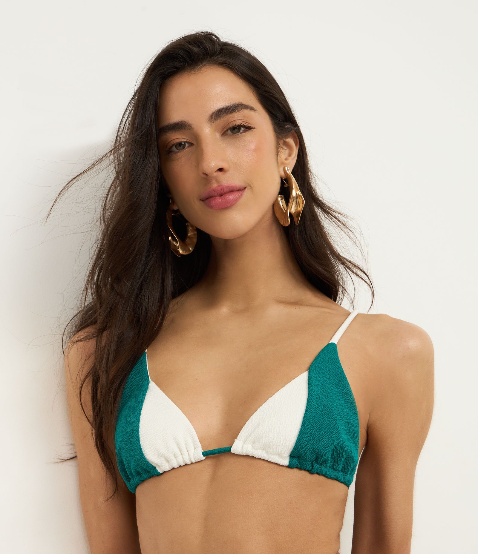 Biquíni String Empina Bumbum com Viés Contrastante Verde 1