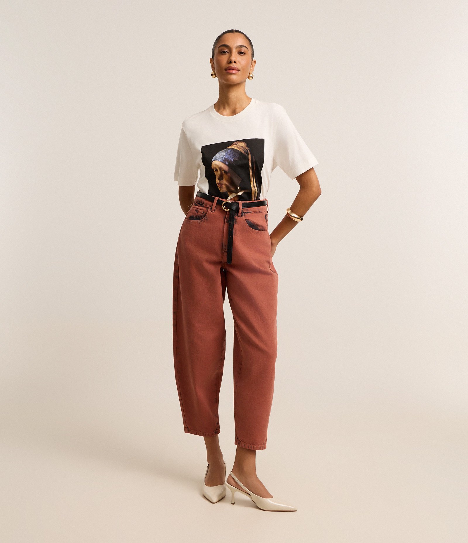 Calça Barrel Cropped em Jeans com Mix de Tingimentos Marrom 2