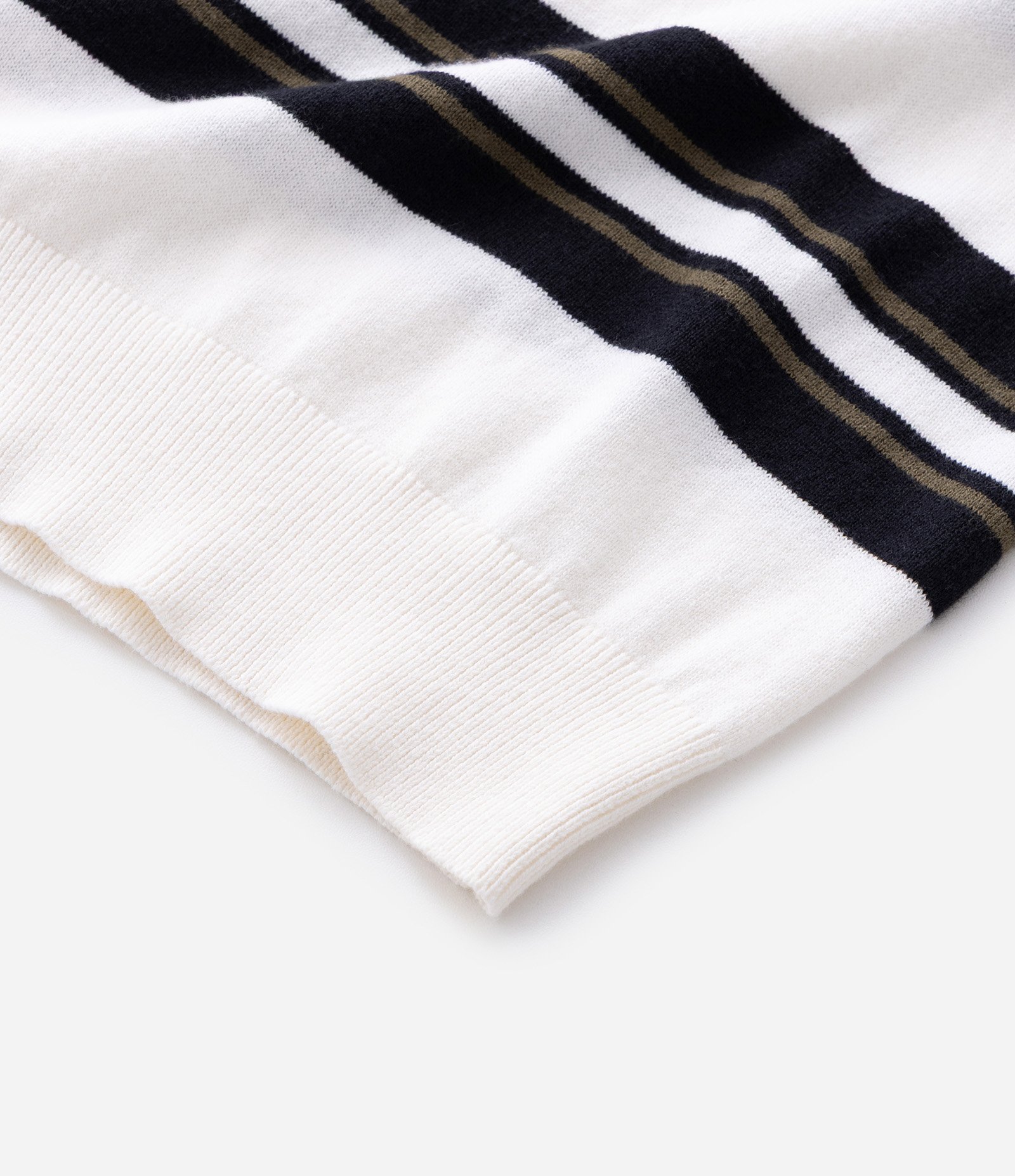 Camiseta Boxy em Tricô Listrado com Gola Polo Branco 4