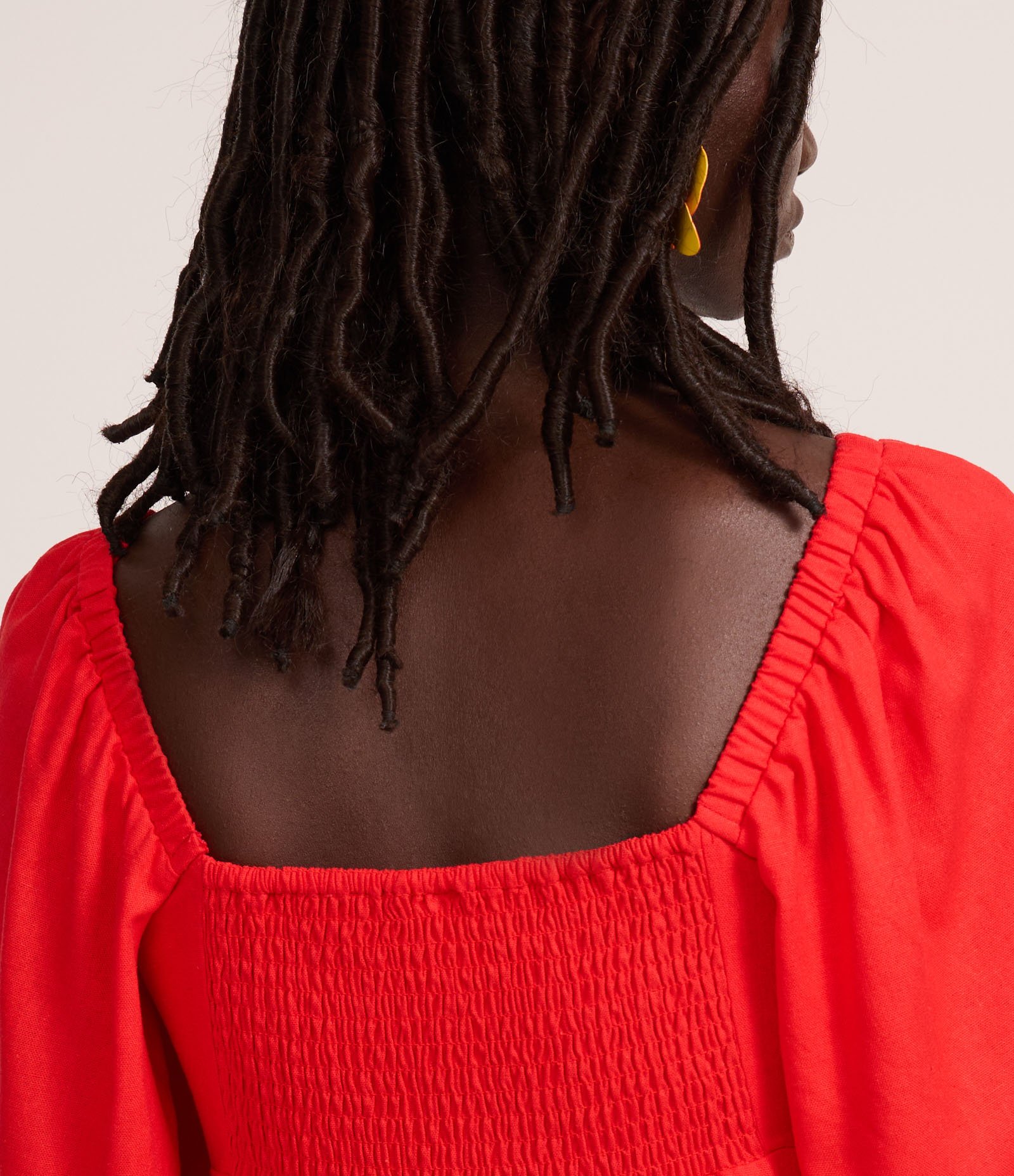 Vestido Evasê Curto em Viscolinho com Nó no Decote Vermelho 4