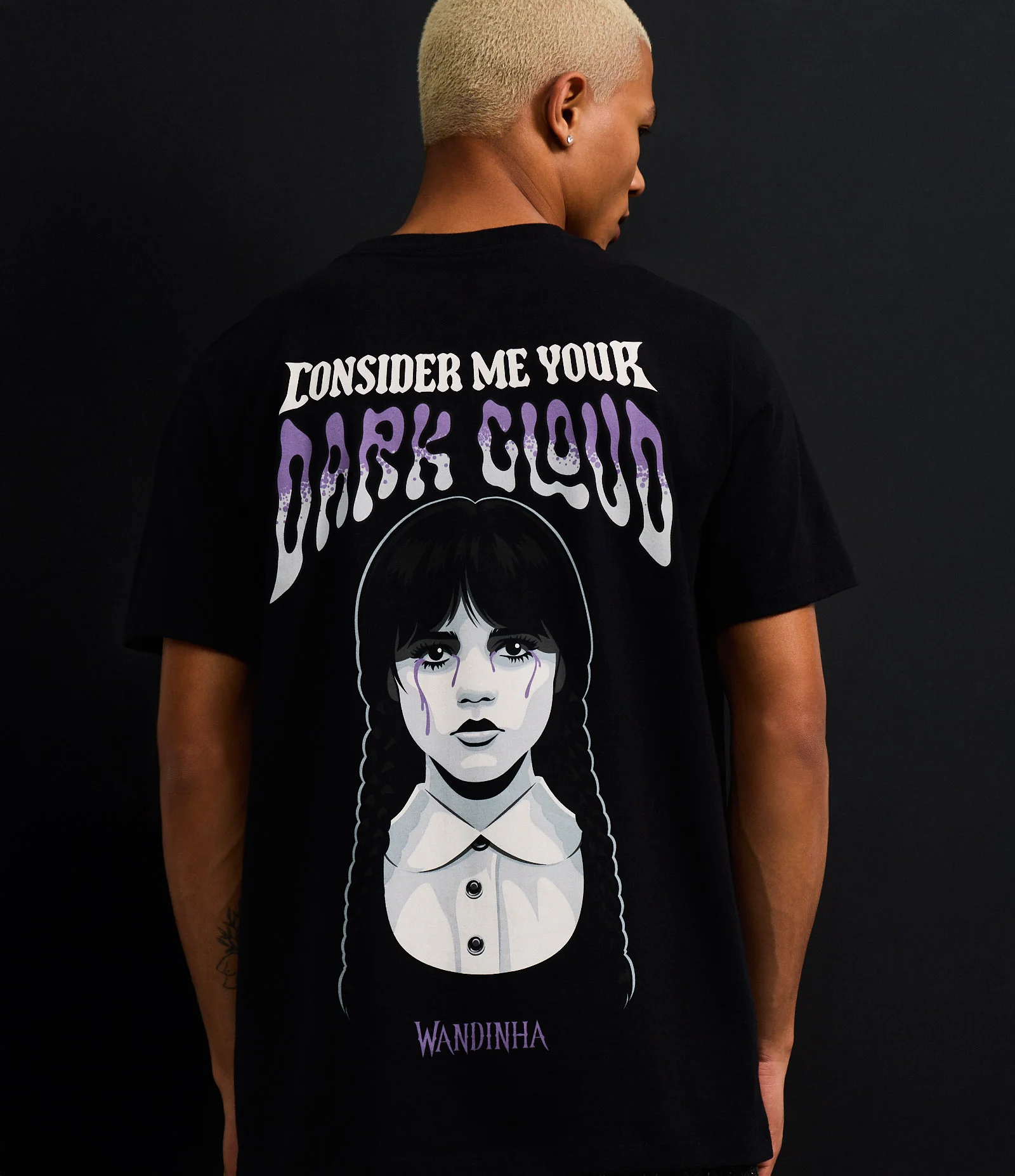 Camiseta Regular em Algodão com Estampa Wandinha Preto 1