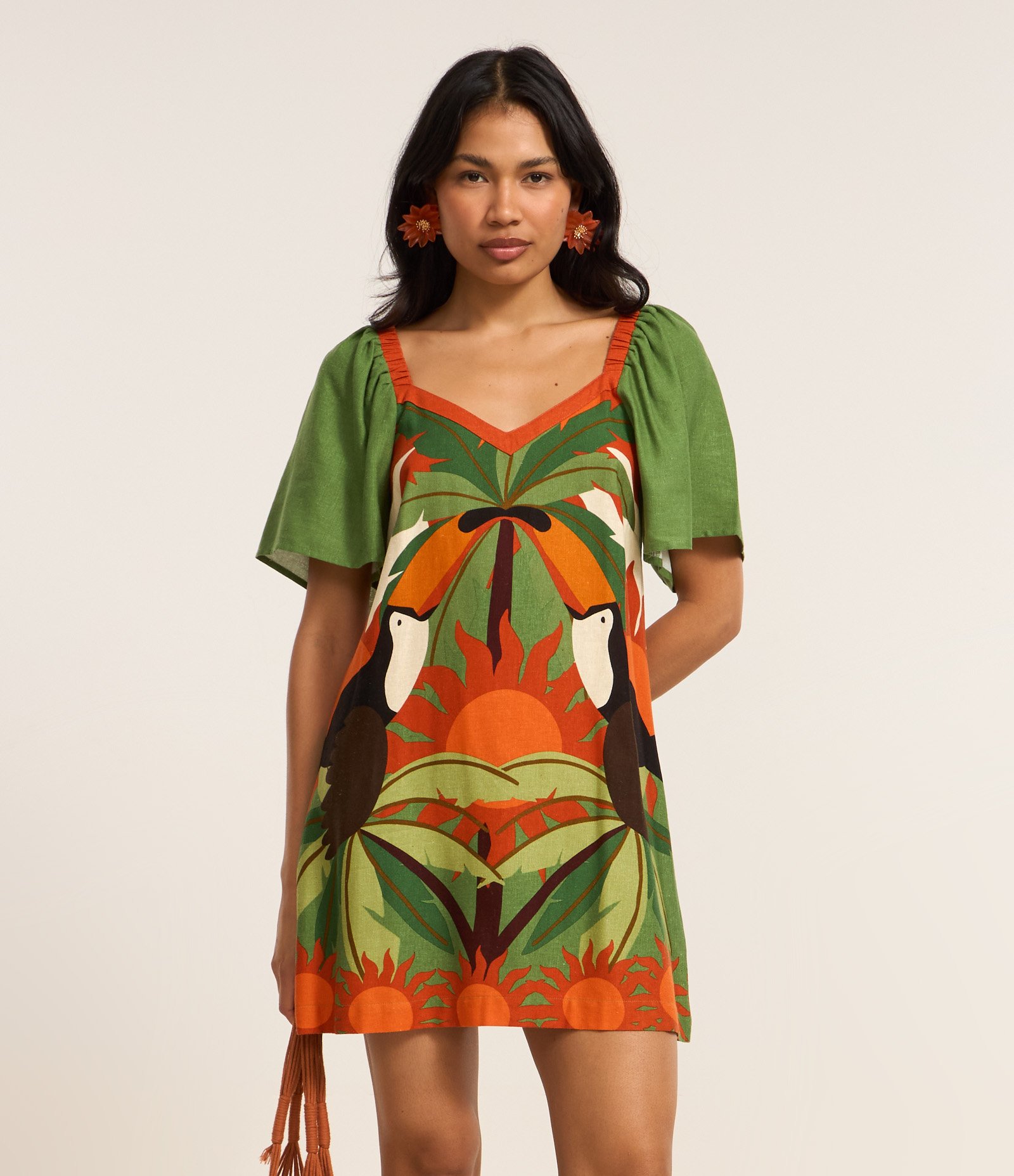 Vestido Curto em Viscolinho com Estampa Floral Multicores 1