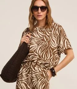 Blusa em Orly com Gola Redonda e Estampa Geométrica