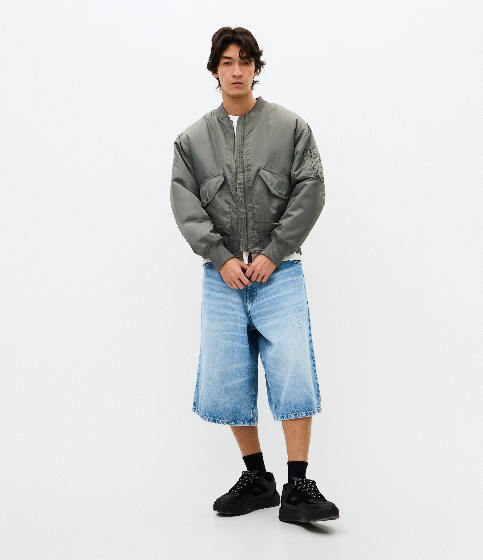Bermuda Jorts Super Baggy  em Jeans com Cinto Amarração Azul 1