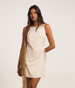 Vestido Curto Envelope Sem Manga com Amarração na Cintura