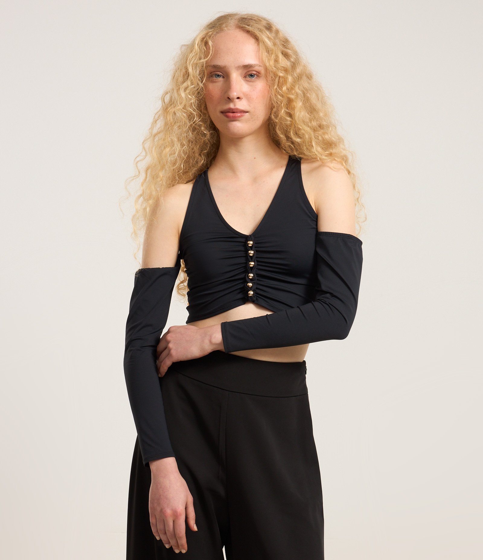 Blusa Super Cropped em Microfibra com Recorte nos Ombros Preto 1