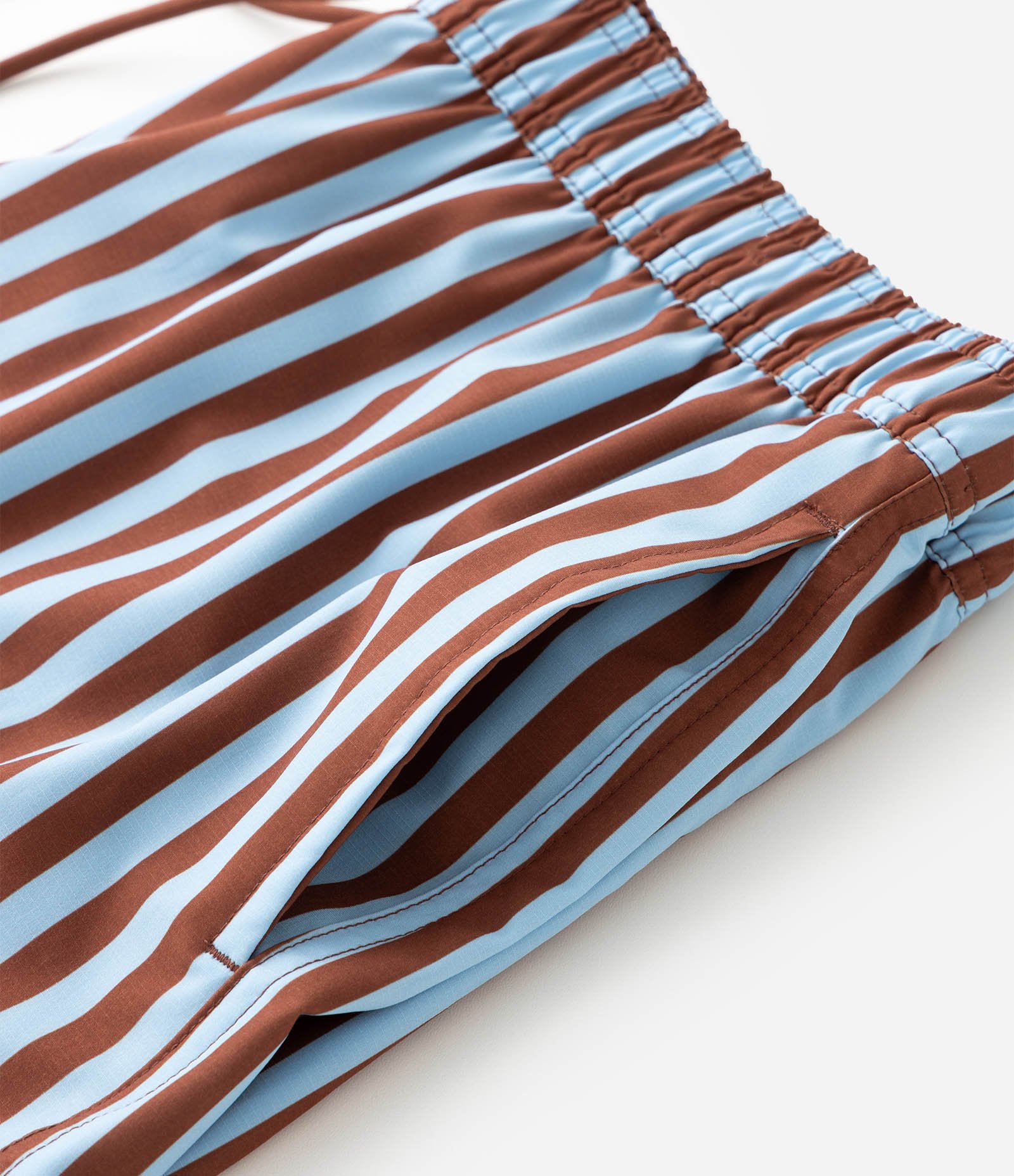 Bermuda de Banho em Ripstop com Estampa de Listras Marrom 4