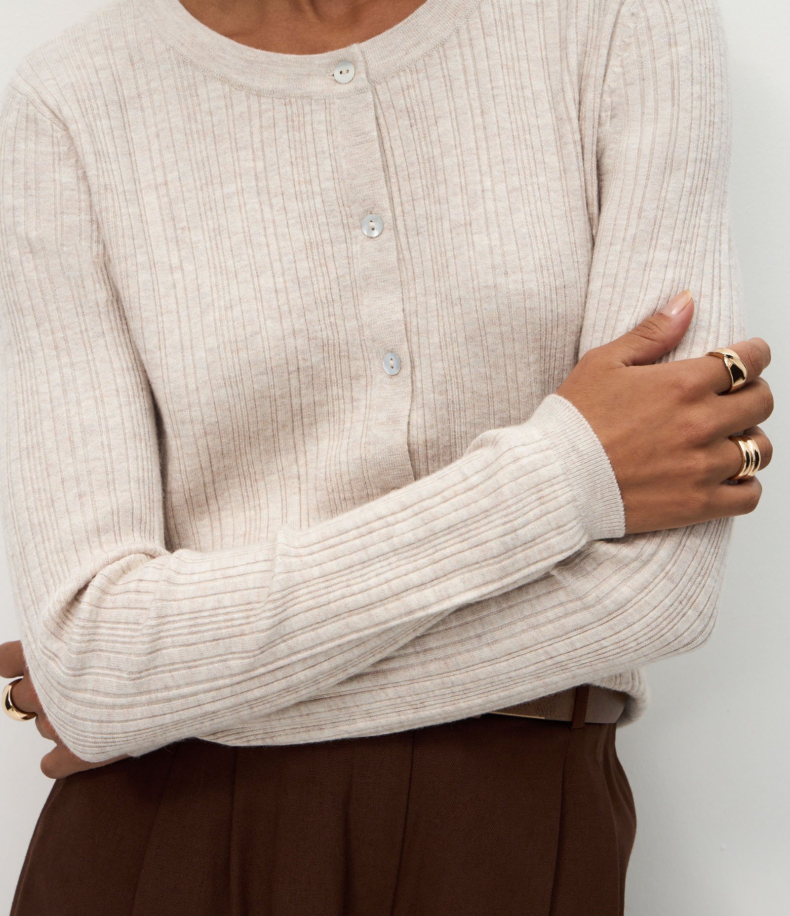 Cardigan Básico Ajustado em Tricô Canelado Bege 4