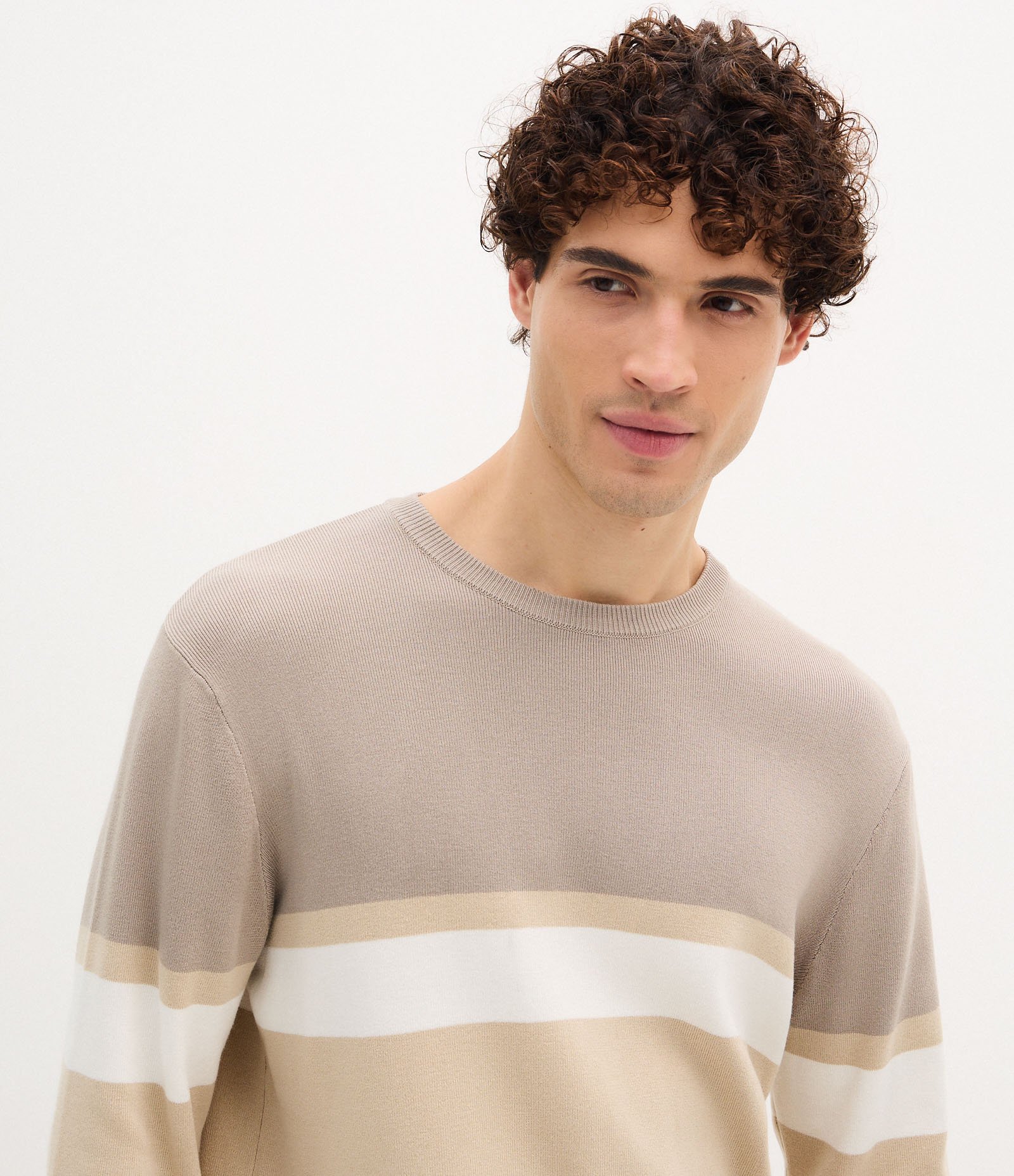 Suéter Regular em Viscose com Bloco de Cores Cinza/Branco/Bege 3