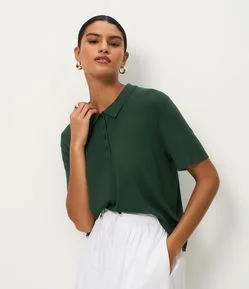 Blusa em Tricô com Manga Curta e Gola Polo