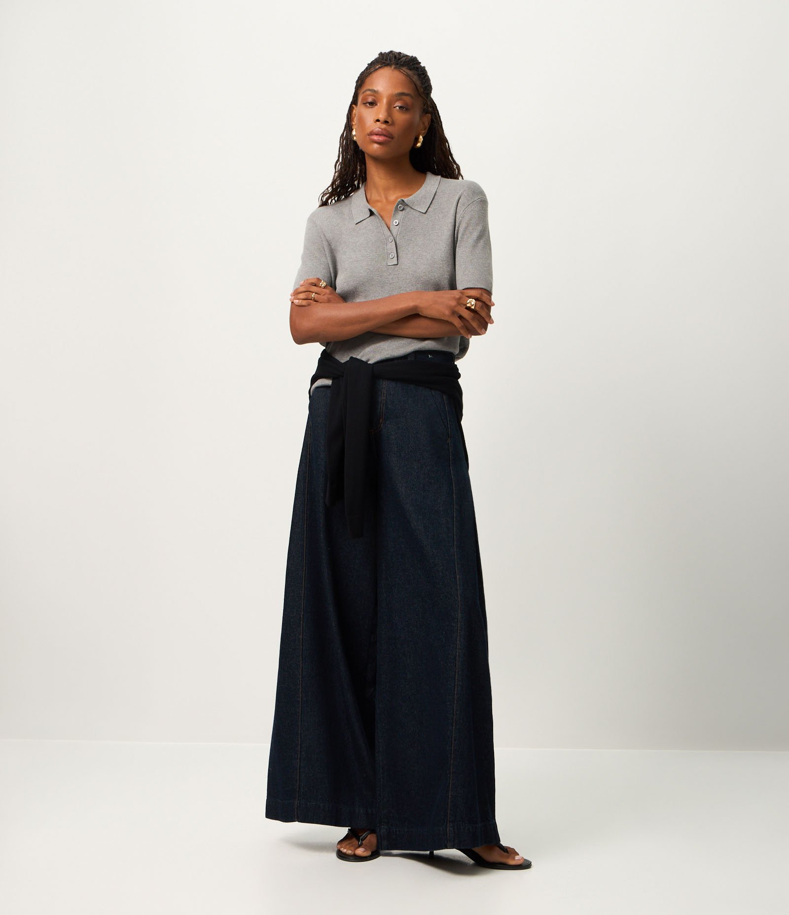 Blusa em Tricô com Manga Curta e Gola Polo Cinza 2