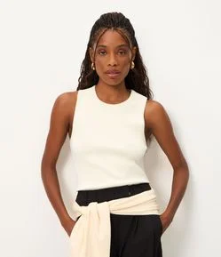Blusa sem Manga em Tricô com Gola Redonda