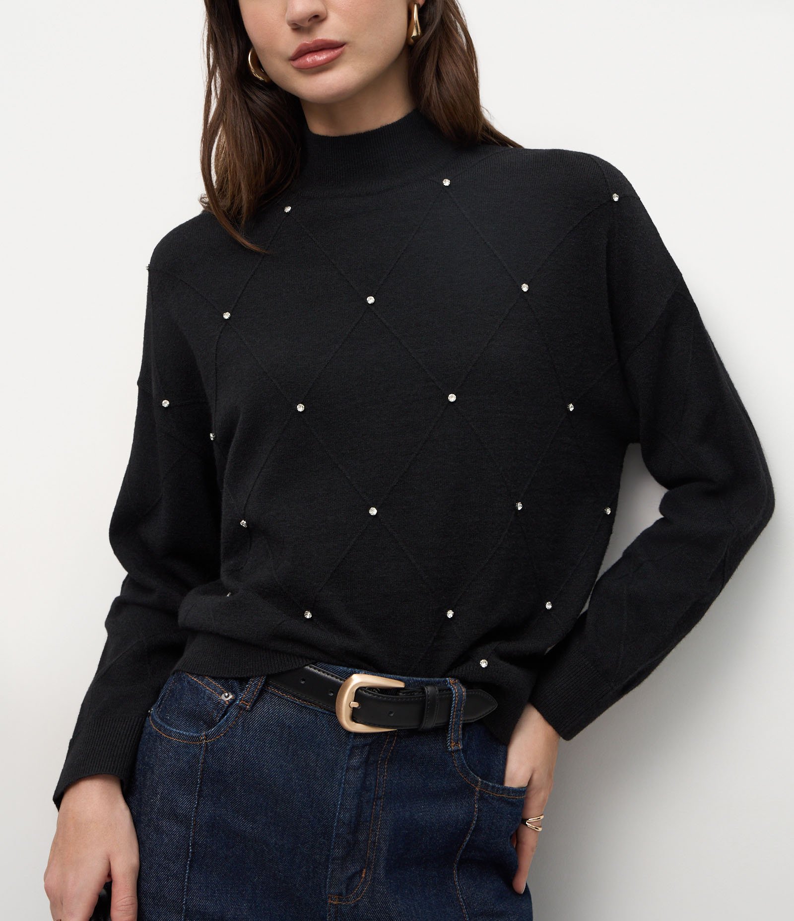 Suéter em Tricô com Golinha Média e Aplicação de Bolinhas Preto 4