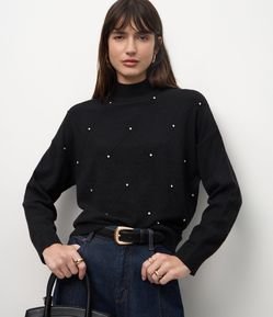 Suéter em Tricô com Golinha Média e Aplicação de Bolinhas