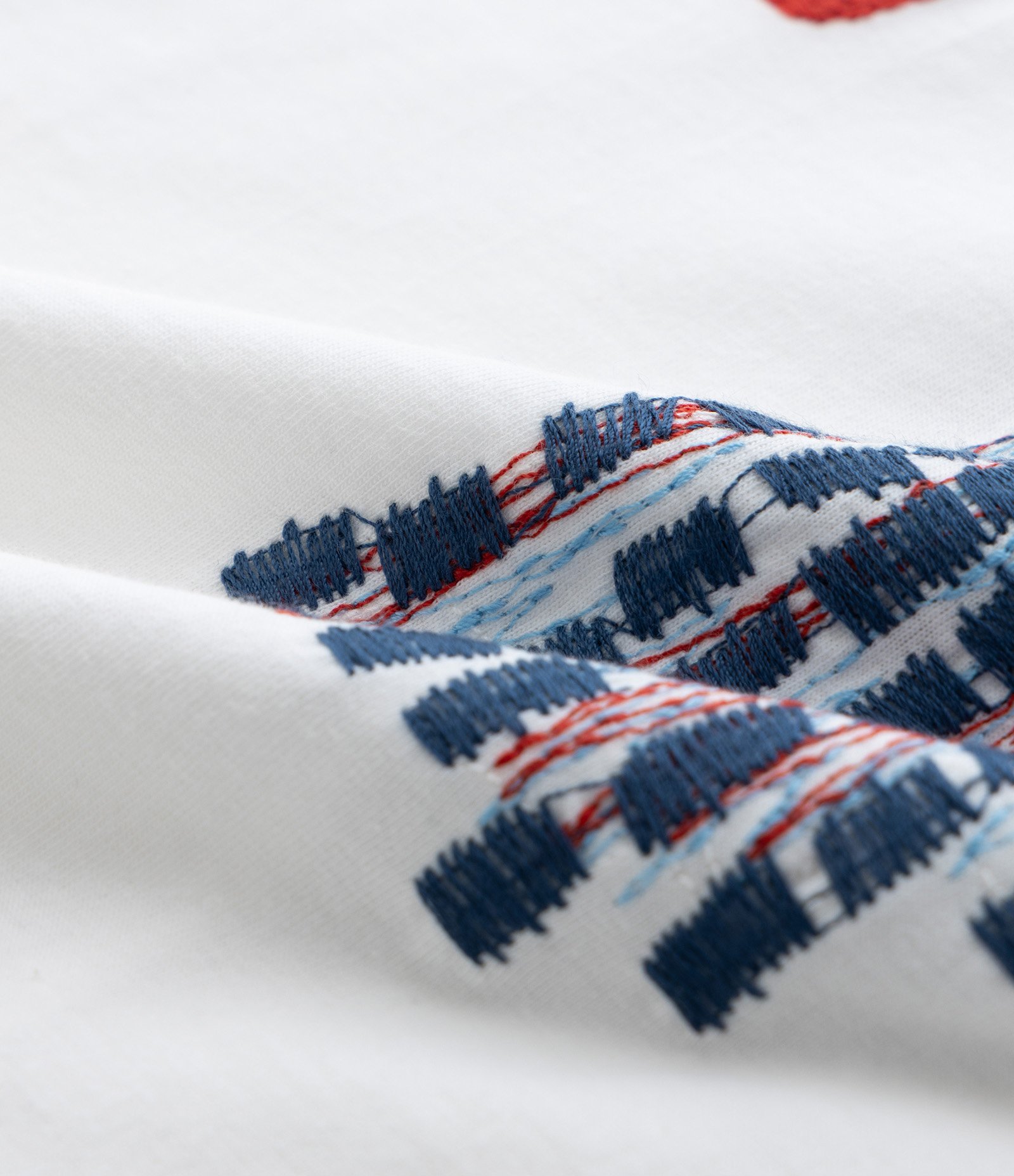 Camiseta em Algodão com Bordado de Arara com Manga Dobrada Curve & Plus size Off White 6