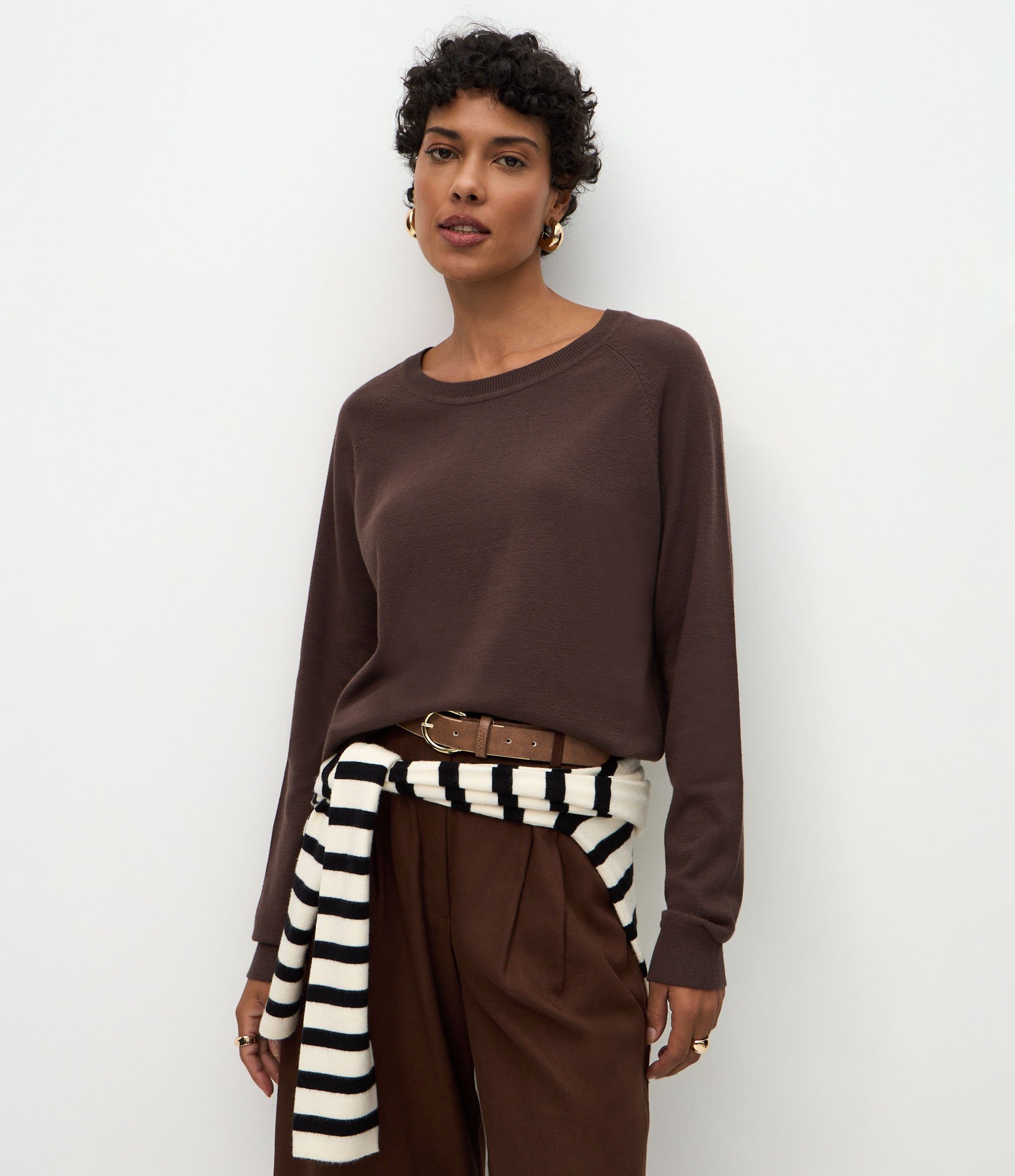 Suéter em Tricô com Gola Redonda Marrom Escuro 1