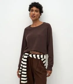 Suéter em Tricô com Gola Redonda