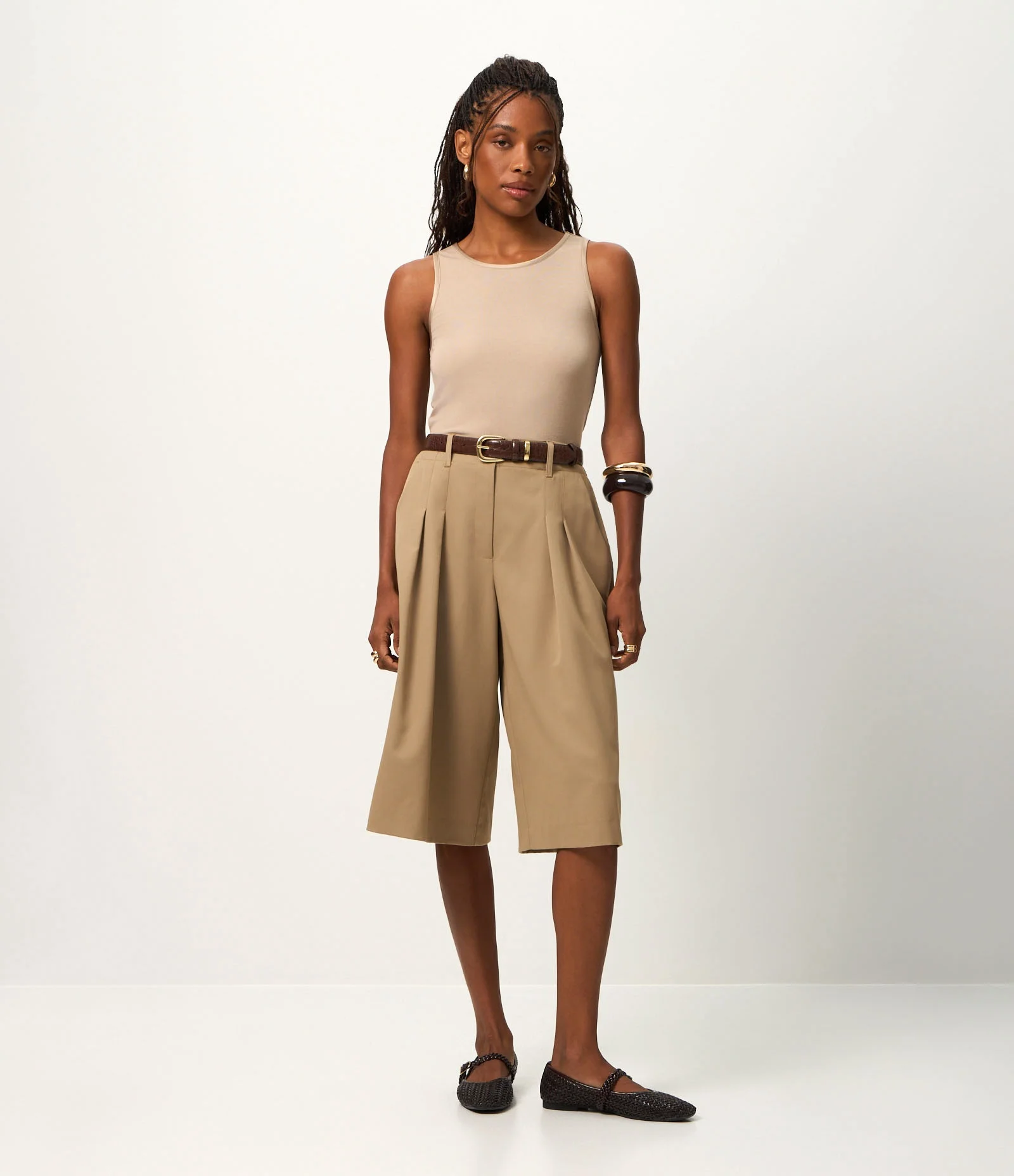 Blusa Básica em Viscose com Gola Redonda Bege 2