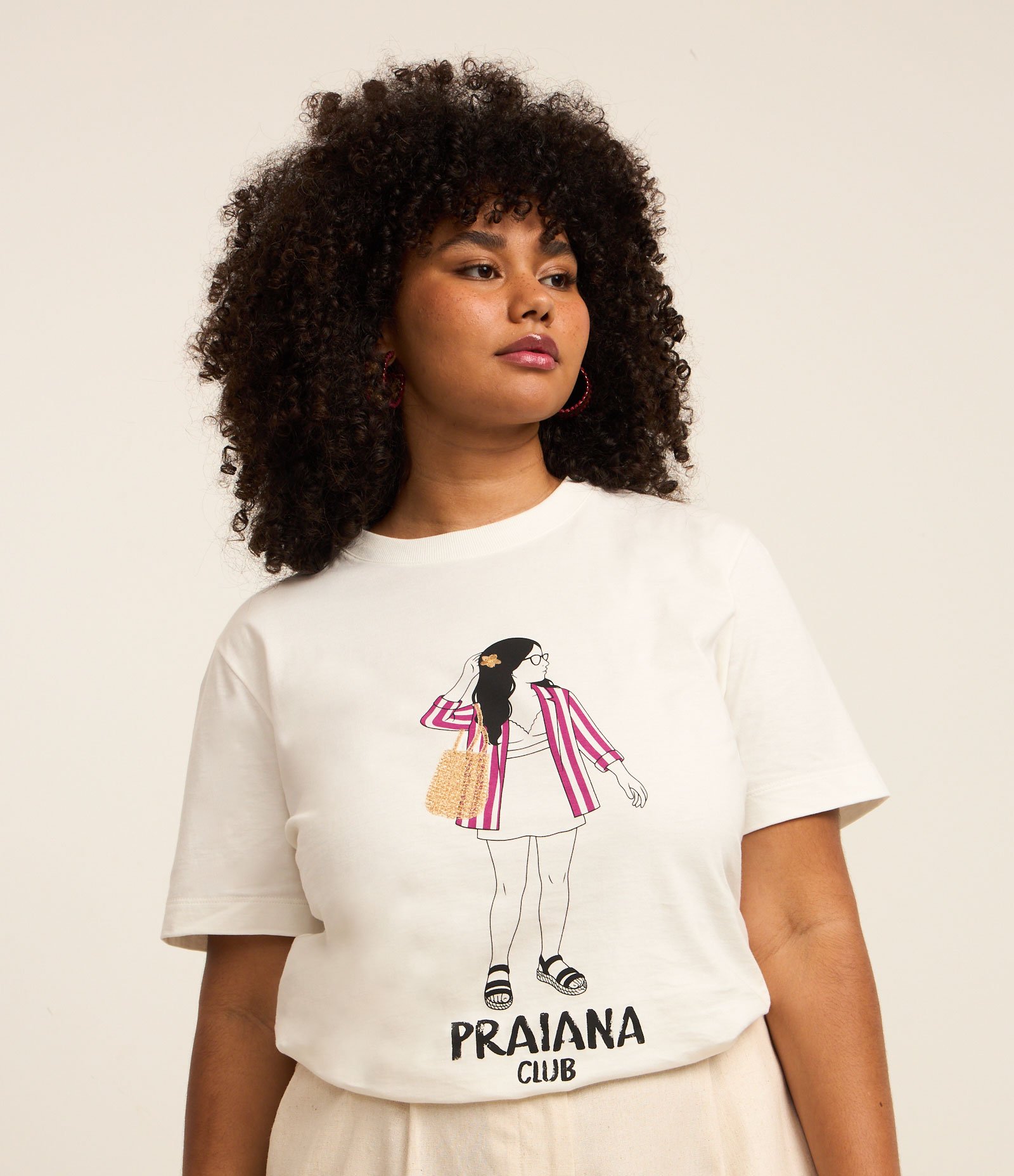 Camiseta Alongada em Algodão com Estampa Praiana e Detalhe Bordado Curve & Plus Size Branco 2