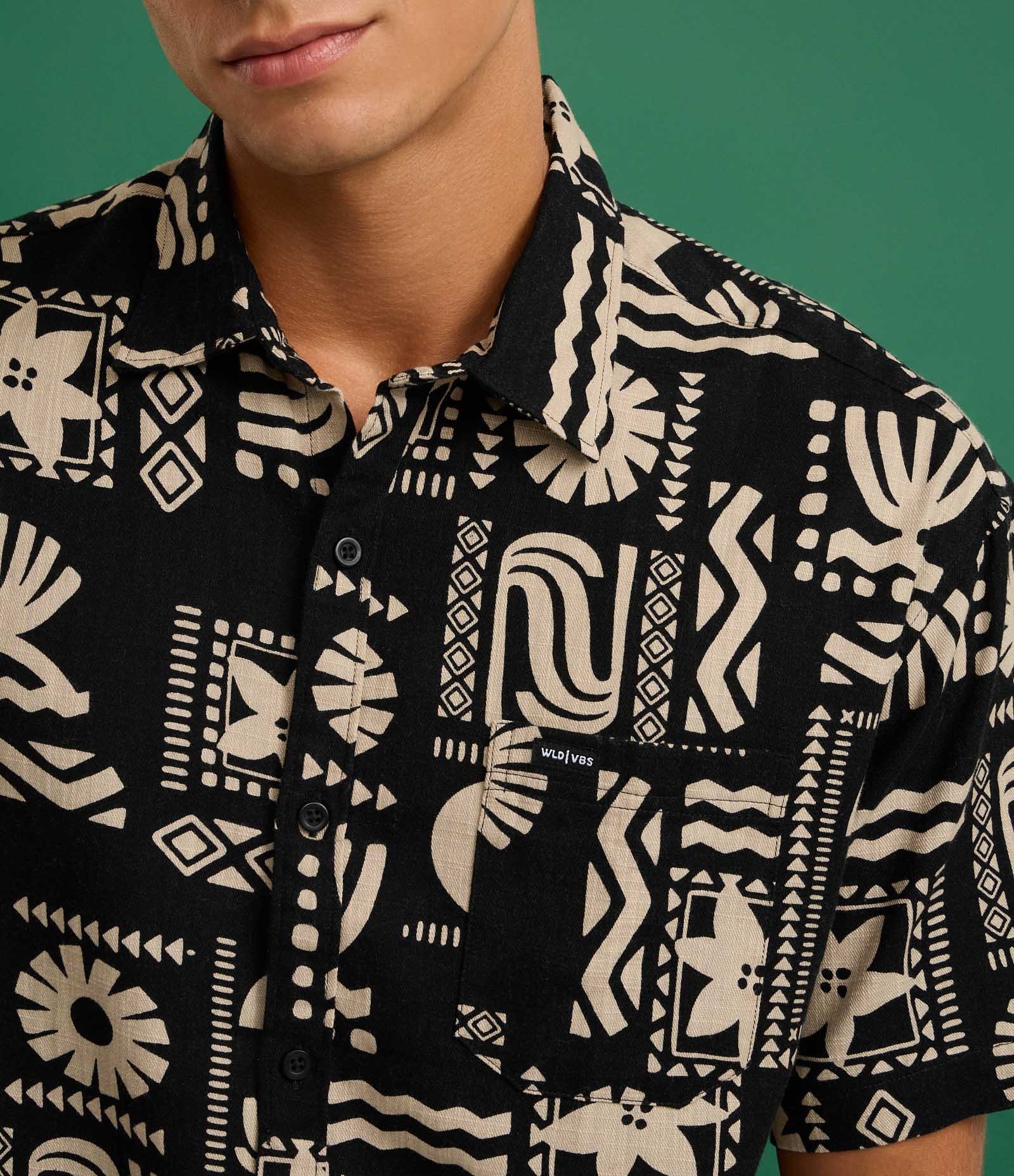 Camisa Relaxed em Tricoline com Estampa Verão Abstrata Preto 3