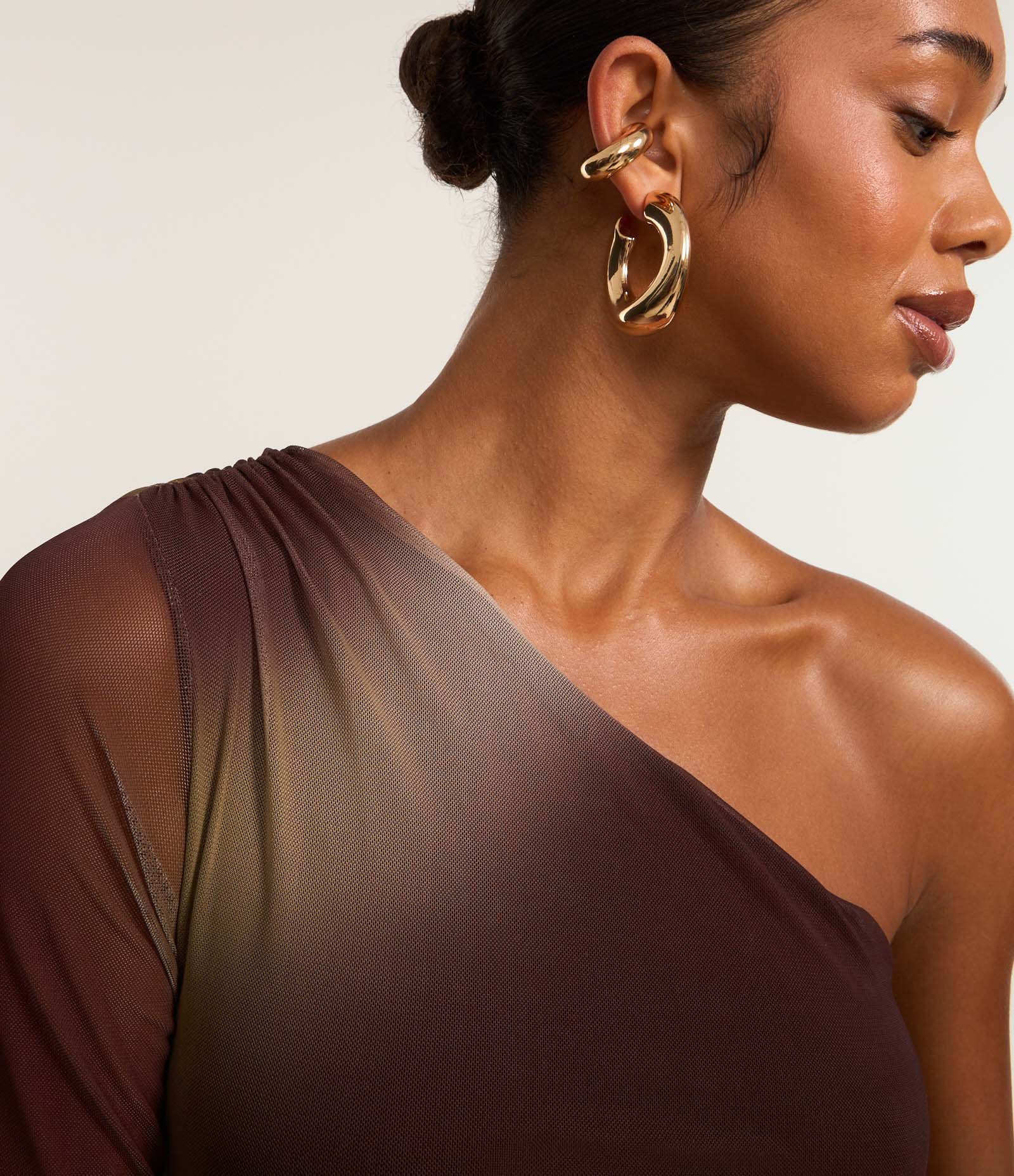 Vestido New Midi em Tule Manchado e Manga Longa Marrom 3