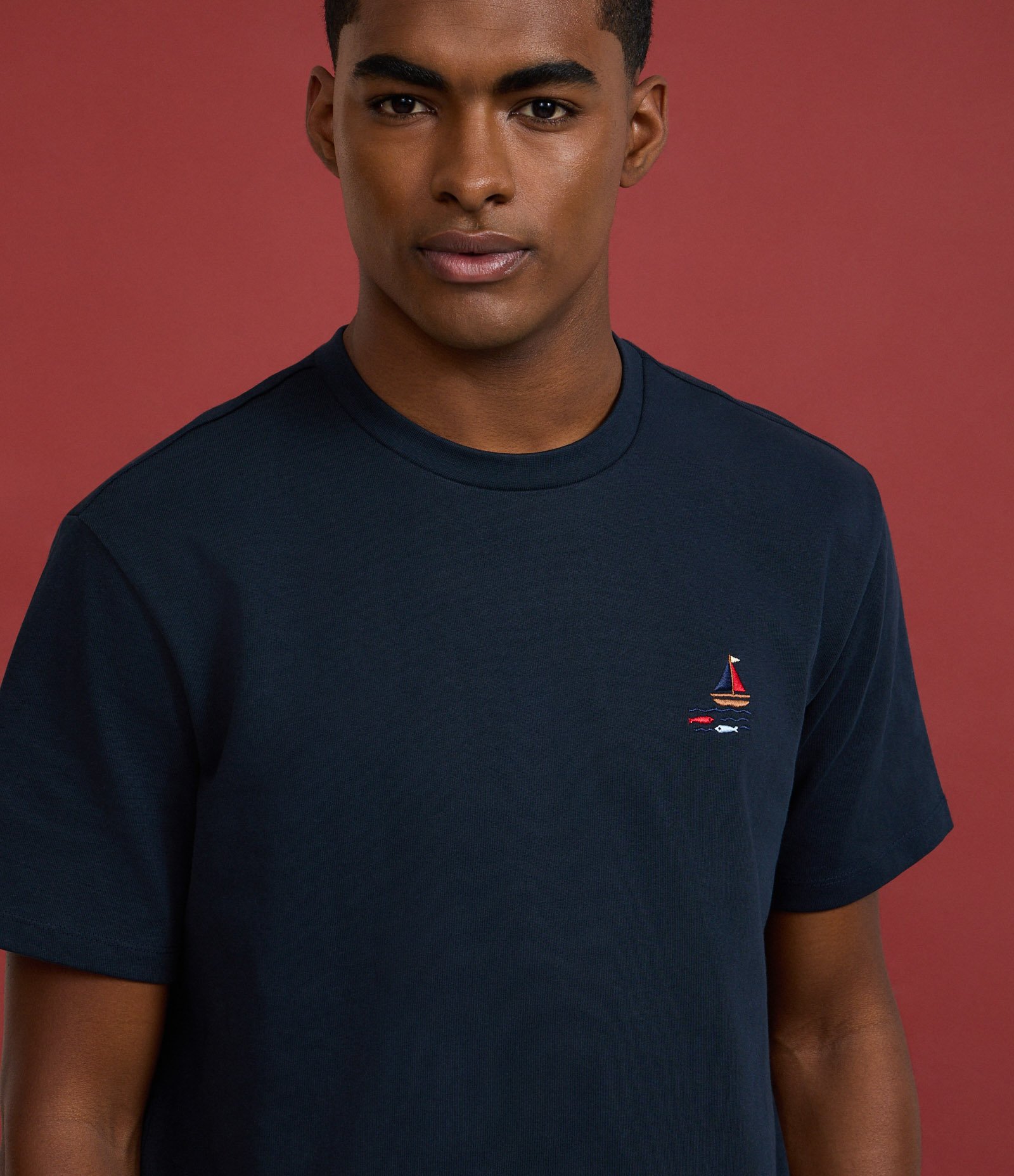 Camiseta Comfort em Algodão com Bordado de Barco e Peixes Azul 4