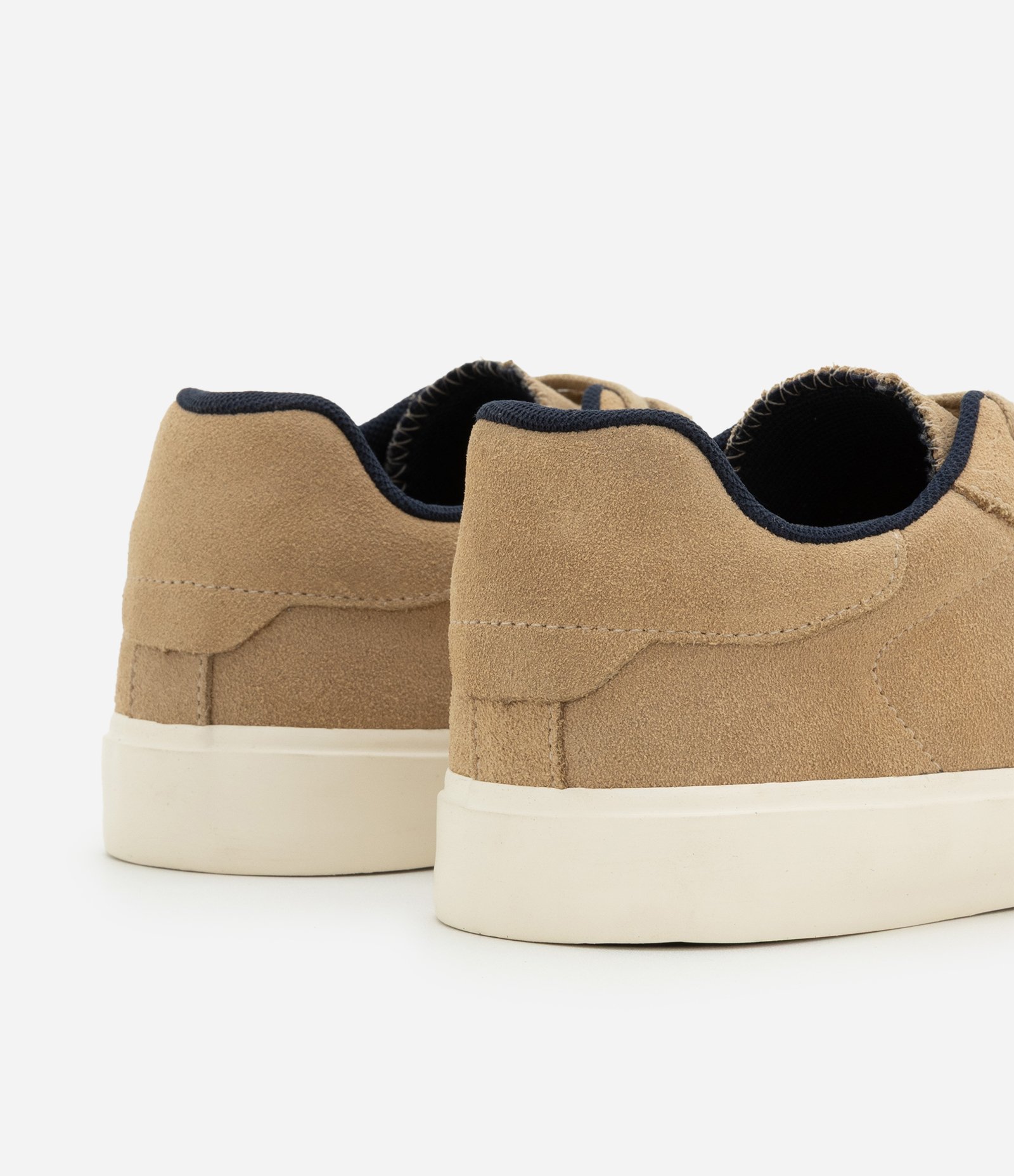 Tênis Casual em Camurça com Recortes Vulcanizado Bege 5