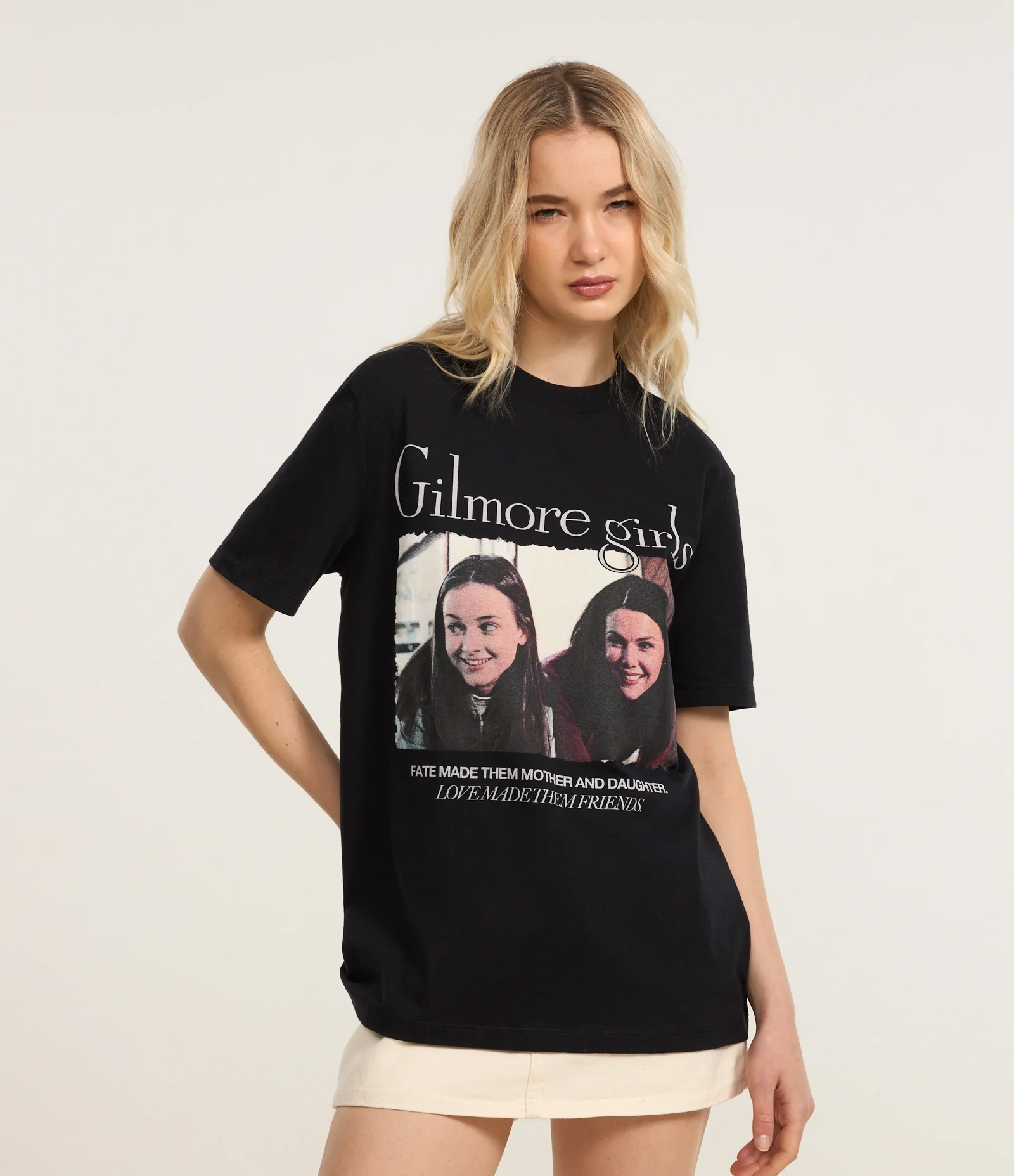 Camiseta Alongada em Algodão com Estampa Gilmore Girls Preto 1