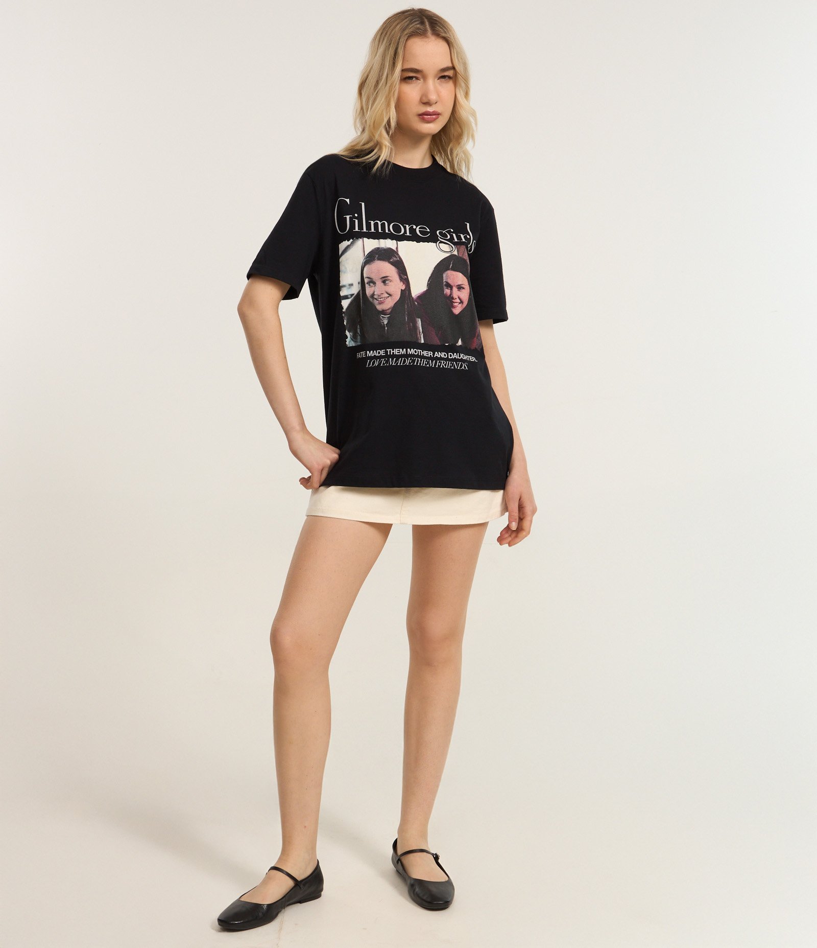 Camiseta Alongada em Algodão com Estampa Gilmore Girls Preto 2