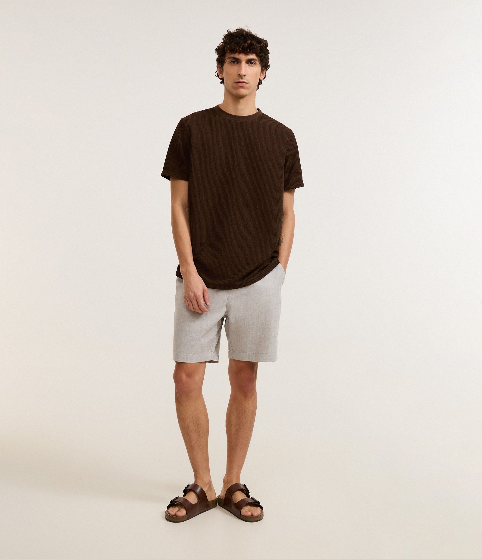 Camiseta T-shirt em Algodão Canelada Marrom 2