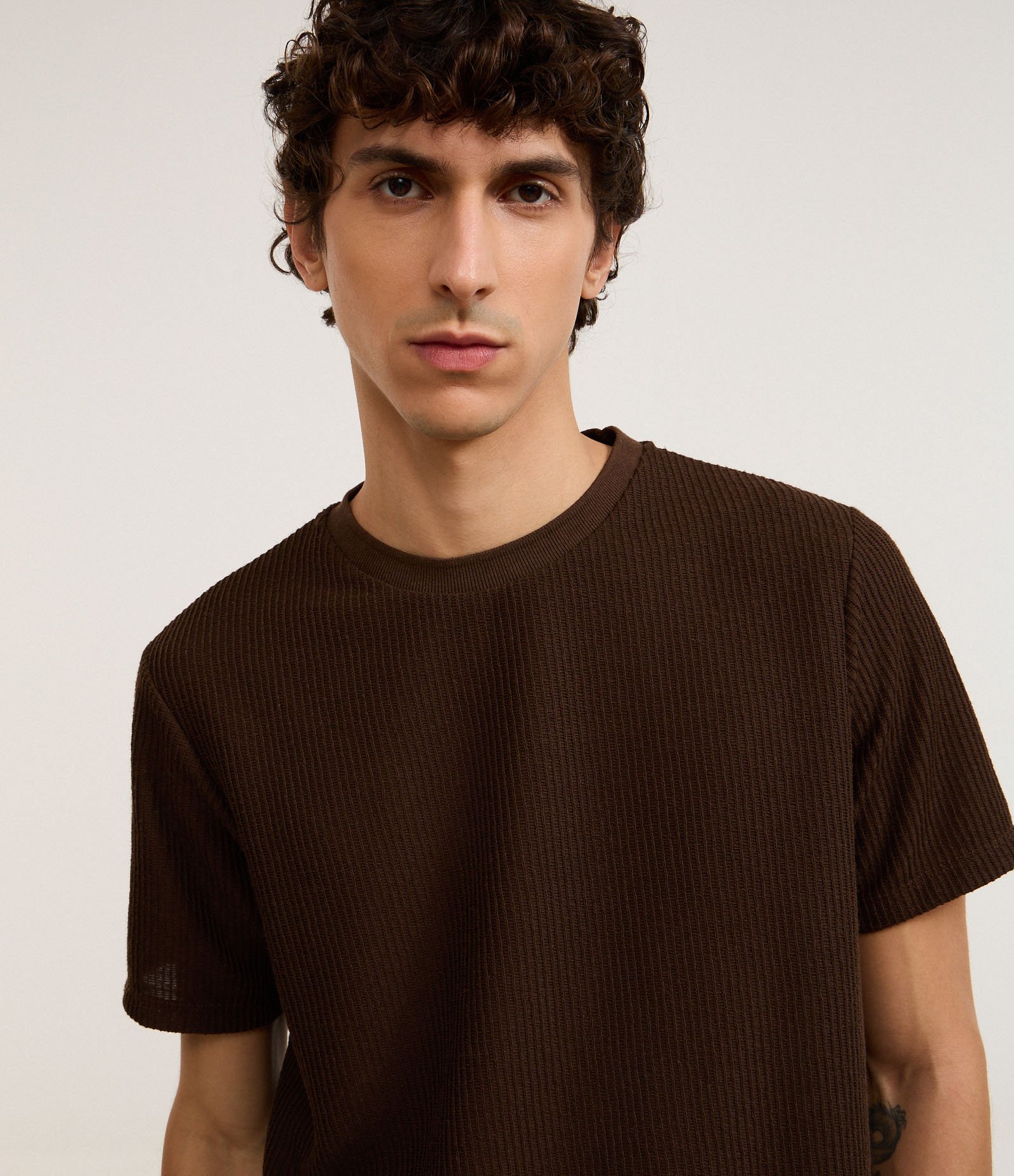 Camiseta T-shirt em Algodão Canelada Marrom 3