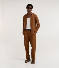 Calça Reta em Sarja Peletizada