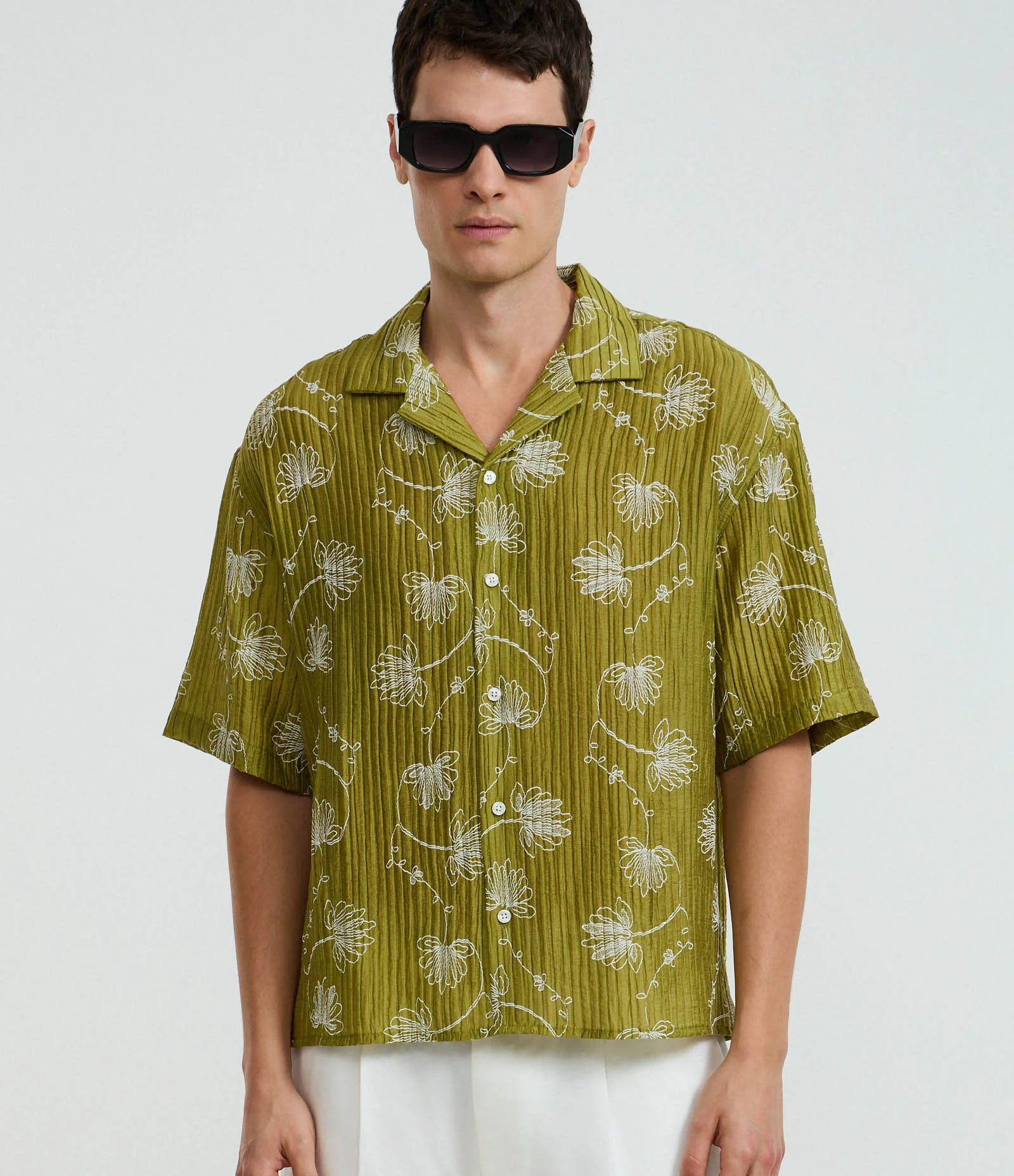 Camisa Boxy em Liocel com Textura e Estampa Floral Marrom 1