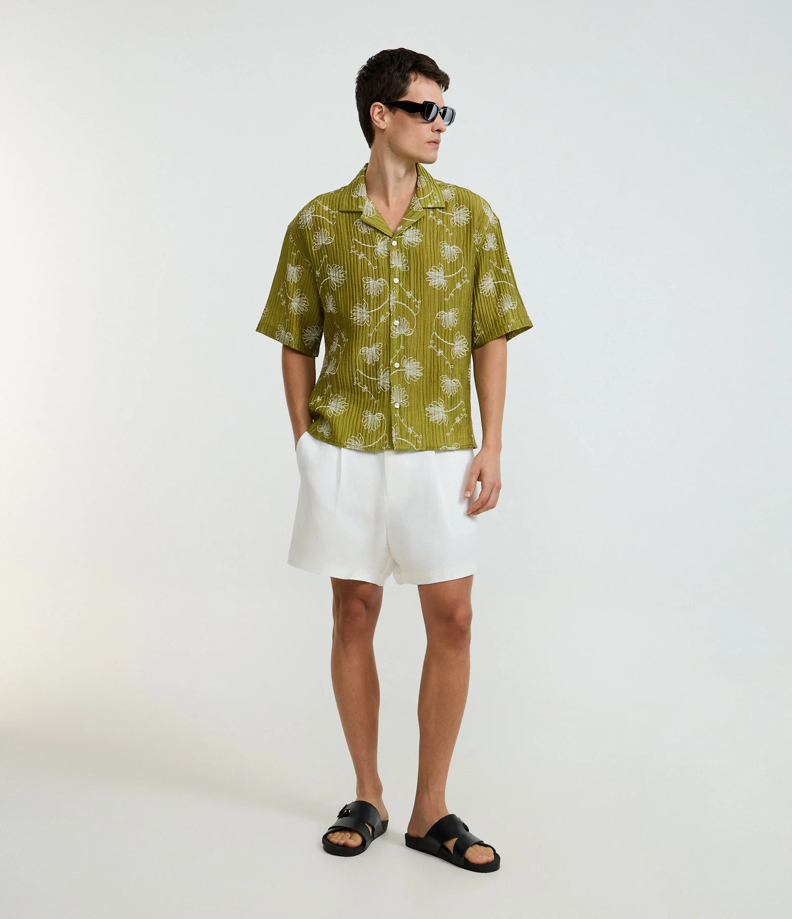 Camisa Boxy em Liocel com Textura e Estampa Floral Marrom 2