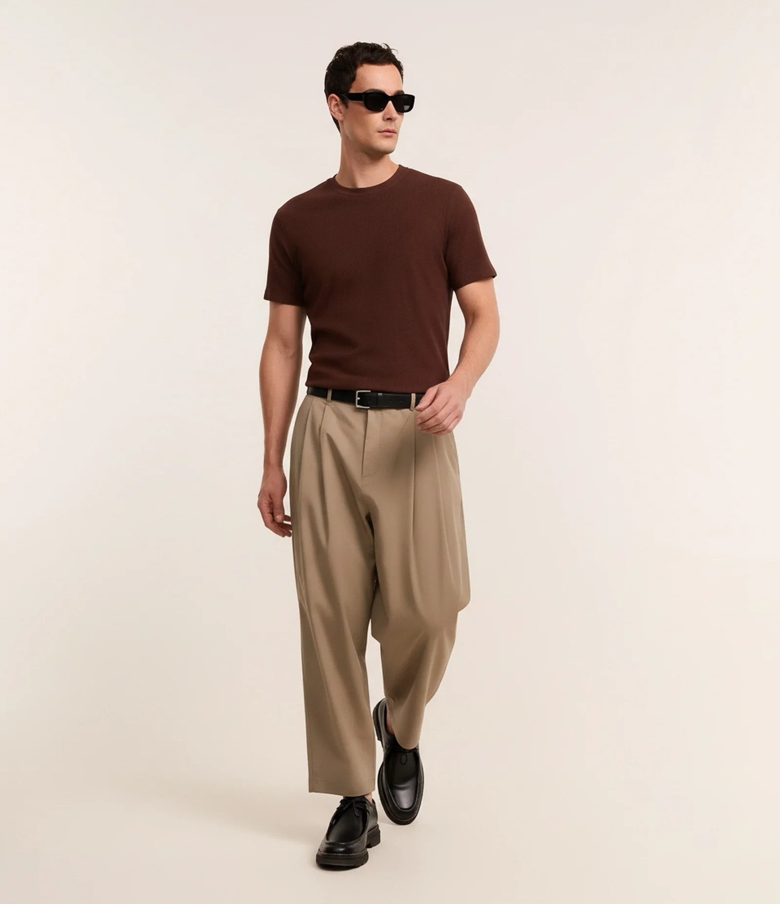 Camiseta Regular em Algodão com Textura Waffle Marrom 1