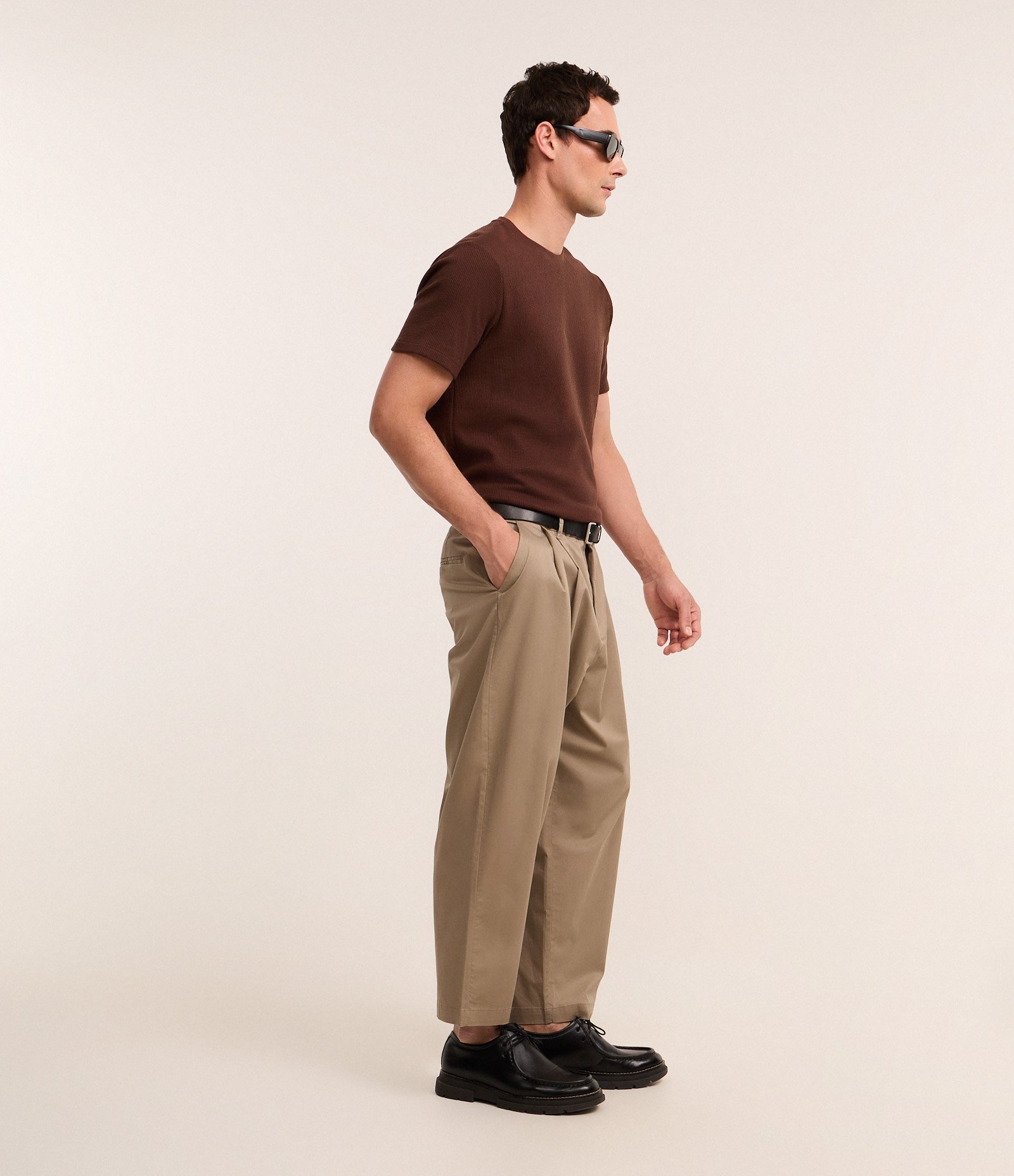 Camiseta Regular em Algodão com Textura Waffle Marrom 4