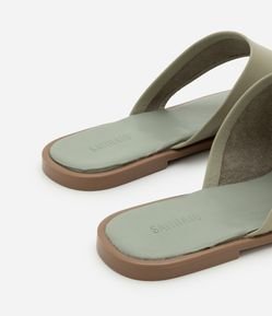 Sandália Rasteirinha Mule em Couro com Cabedal Largo