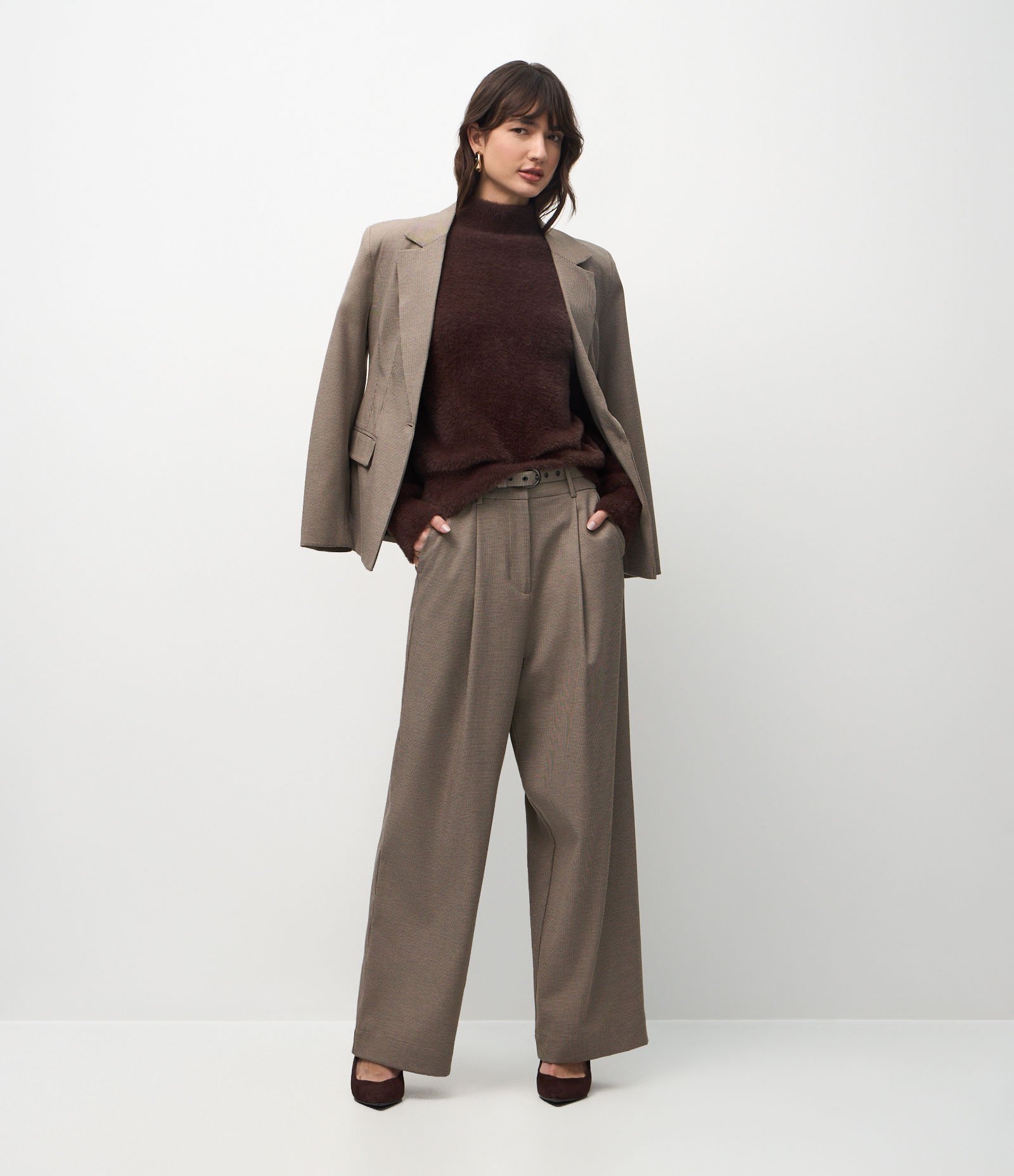 Suéter em Poliamida Peluciada com Gola Alta Café 3