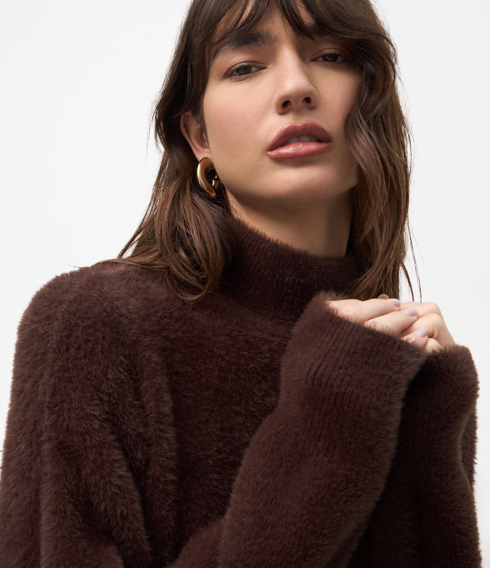 Suéter em Poliamida Peluciada com Gola Alta Café 4