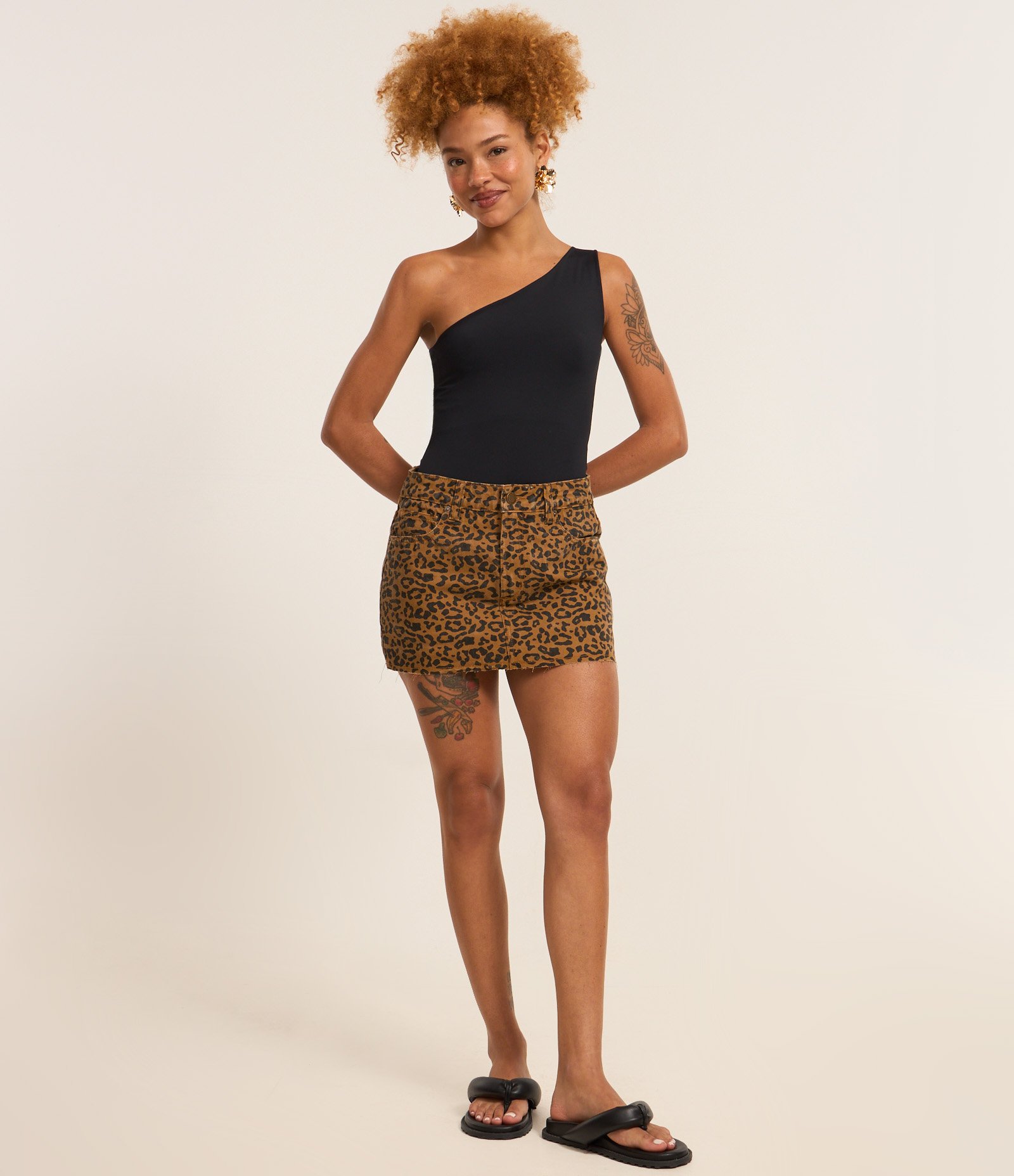 Body Ombro Único em Microfibra Preto 2