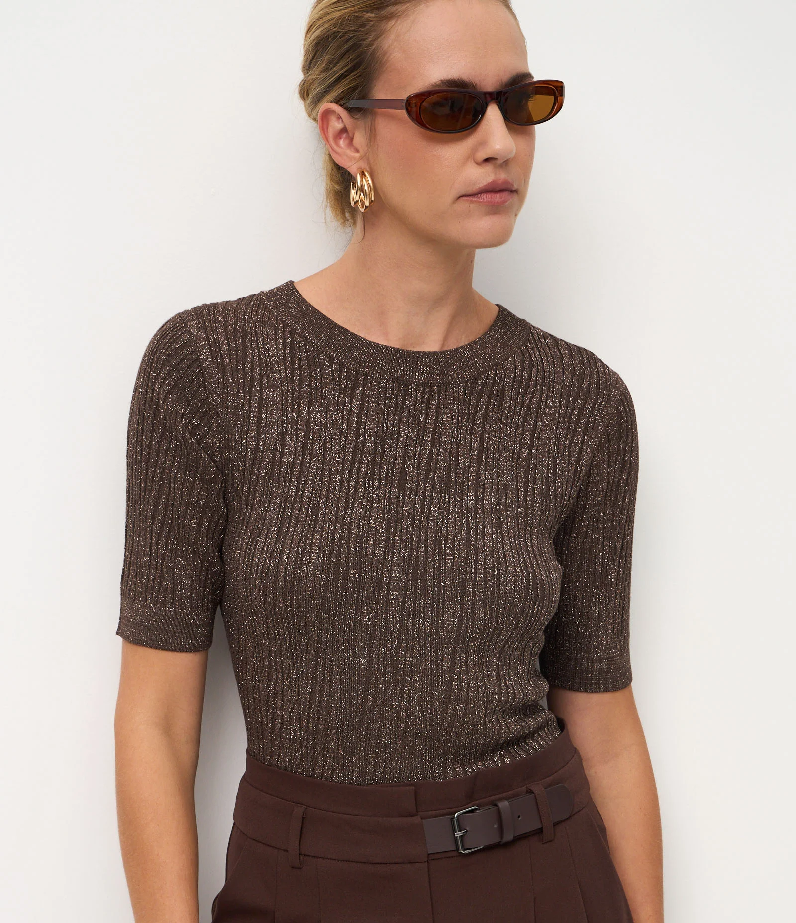 Blusa em Tricô com Ponto Diferenciado e Caimento Leve Marrom 1