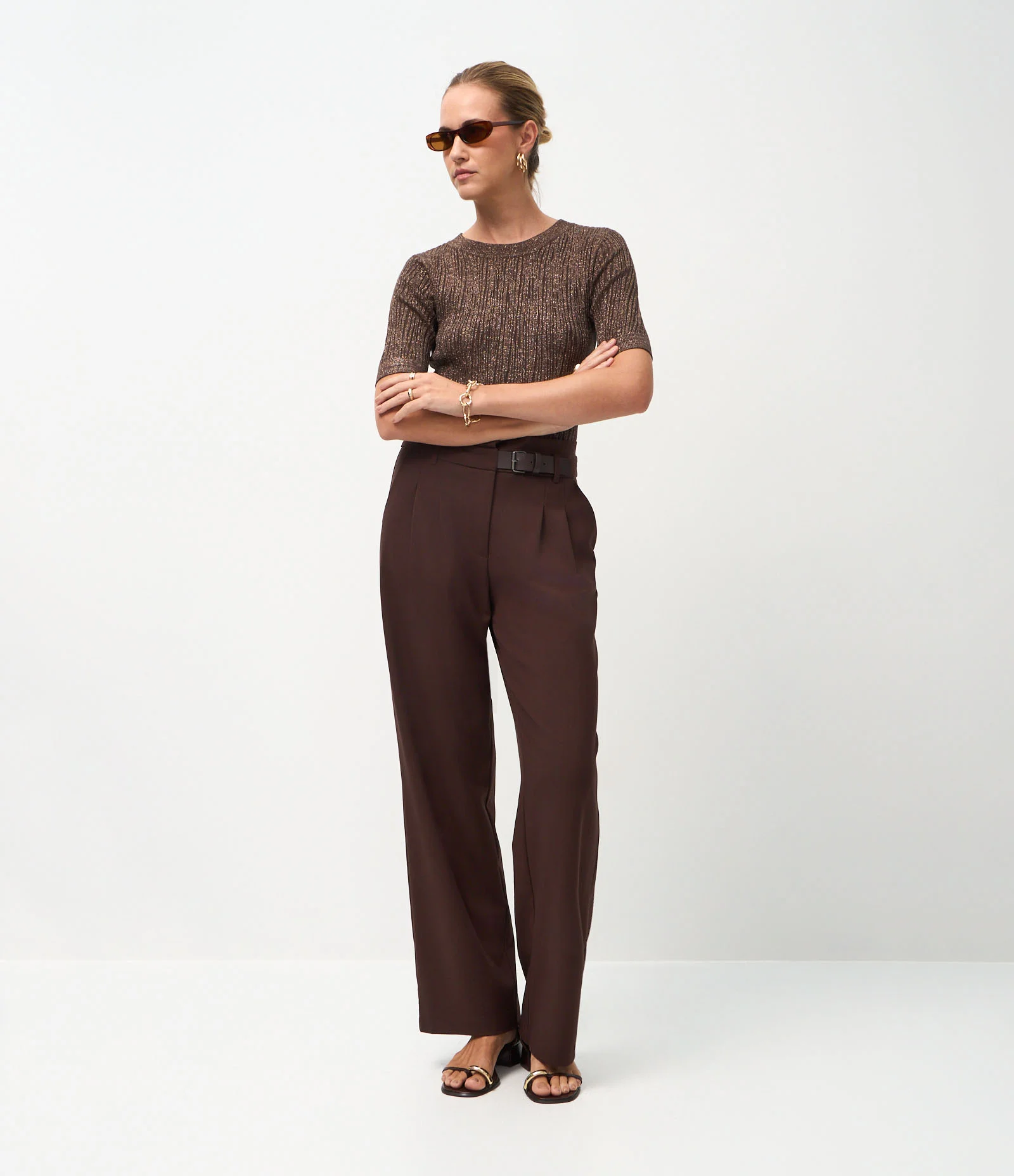 Blusa em Tricô com Ponto Diferenciado e Caimento Leve Marrom 2