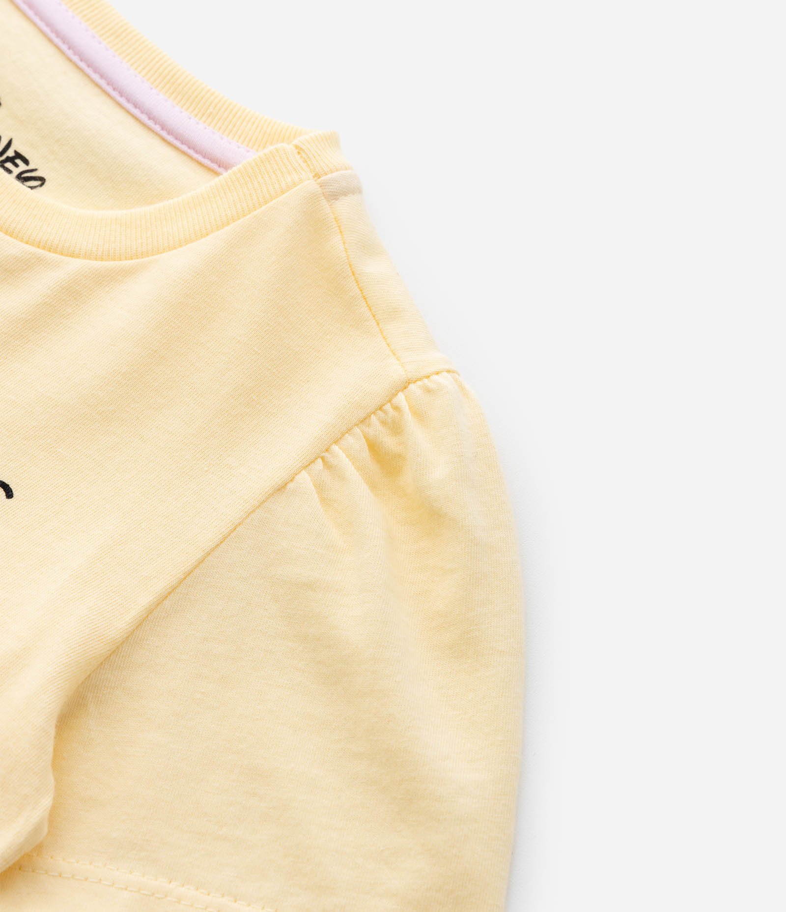 Camiseta Regular Infantil com Estampa Ursinho Pooh - Tam 1 a 6 Anos Amarelo 5