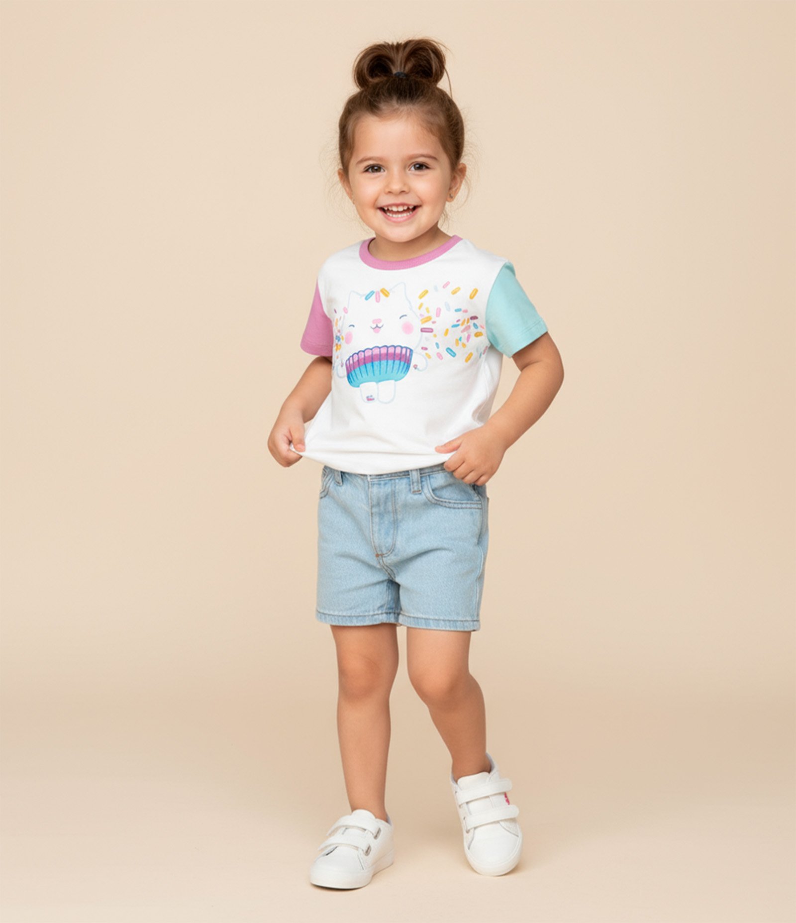 Camiseta Regular Infantil com Estampa A Casa Mágica da Gabby - Tam 1 a 6 Anos Branco 1