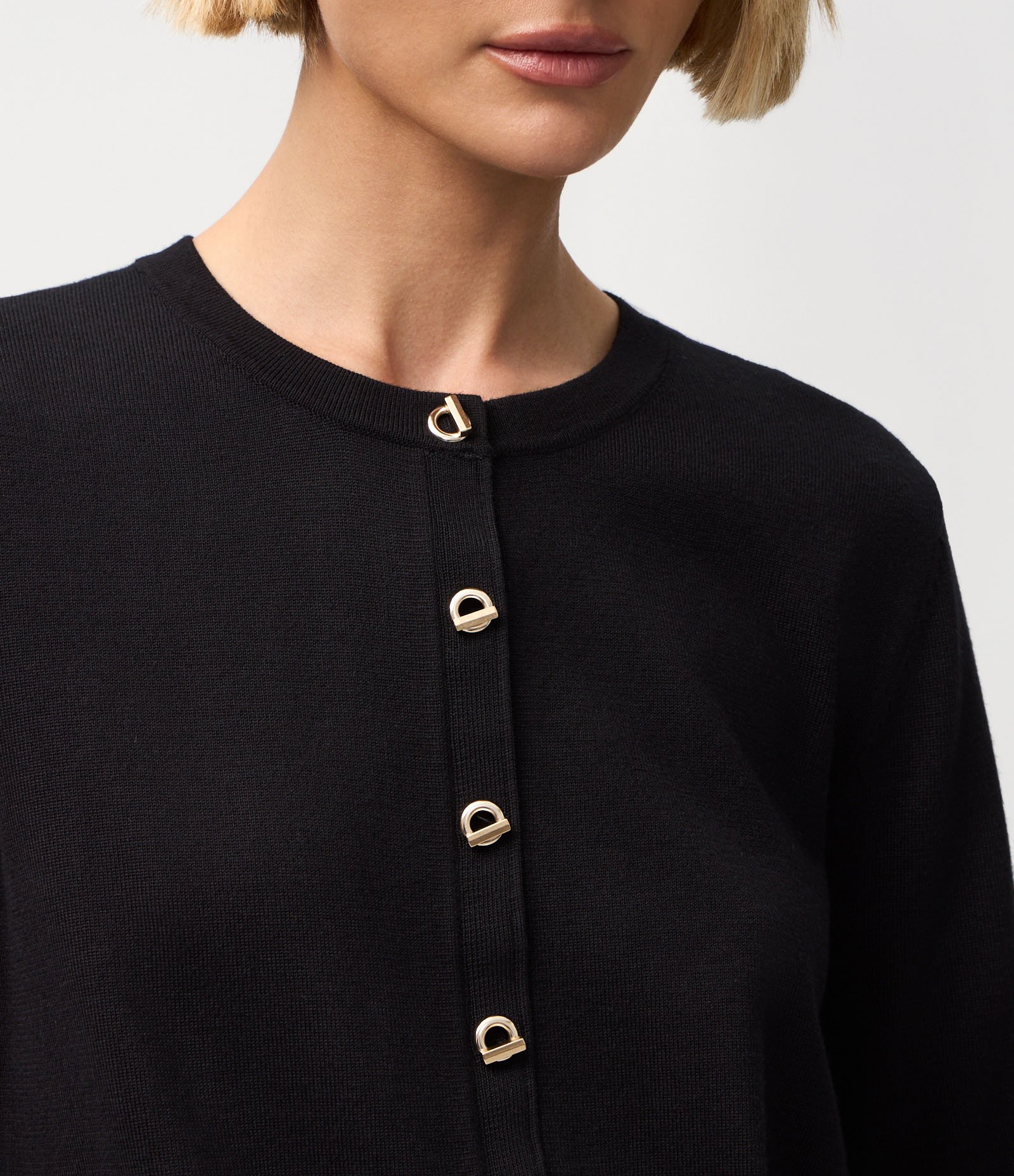 Cardigan Regular em Tricô com Botões e Modelagem Preto 4