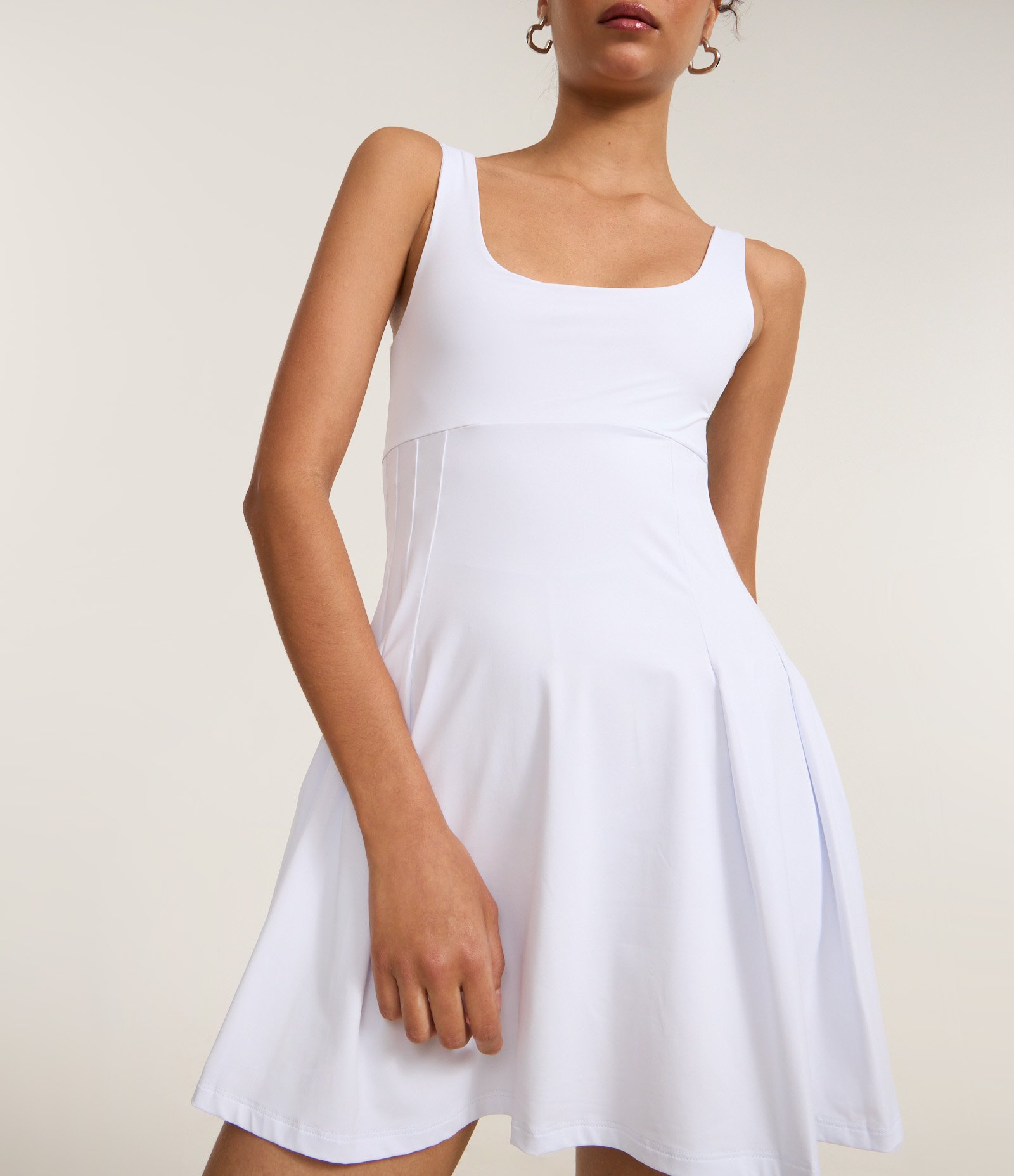 Vestido Curto em Microfibra com Prega na Saia Branco 4