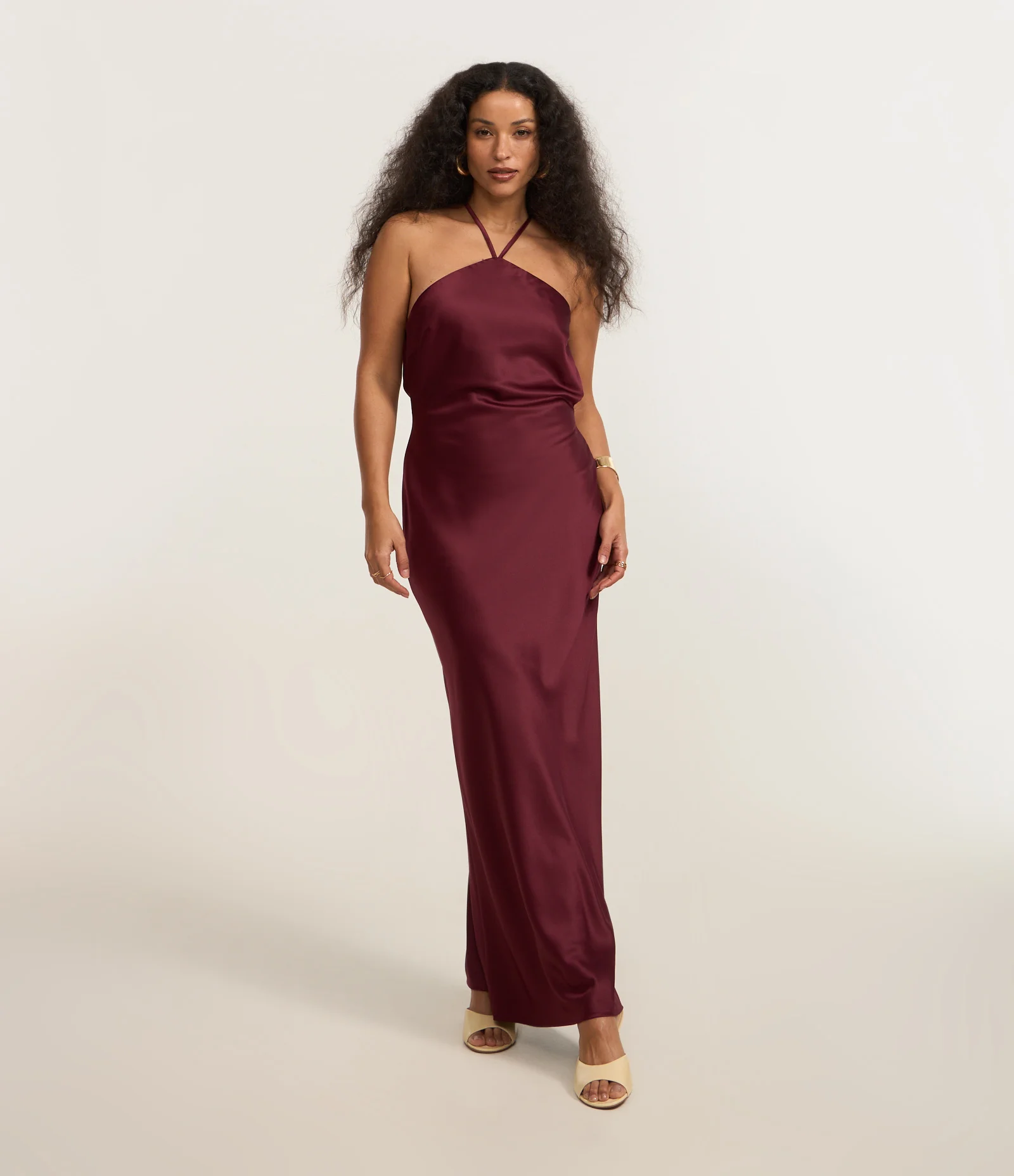 Vestido New Midi em Cetim com Decote Halter Vinho 1