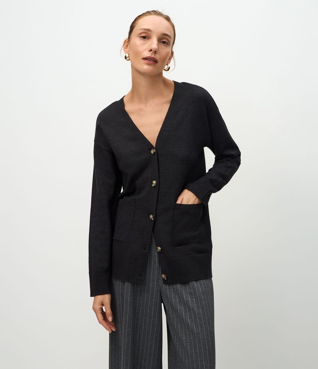 Cardigan em Tricô com Gola V e Bolsos Frontais Preto